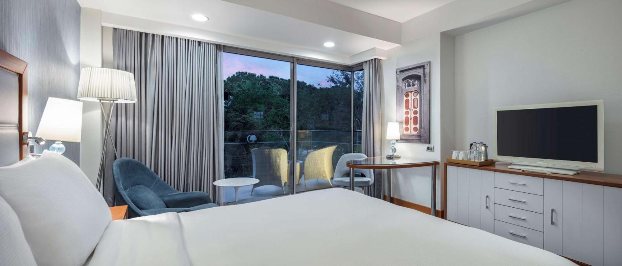 Doubletree By Hilton Kusadasi