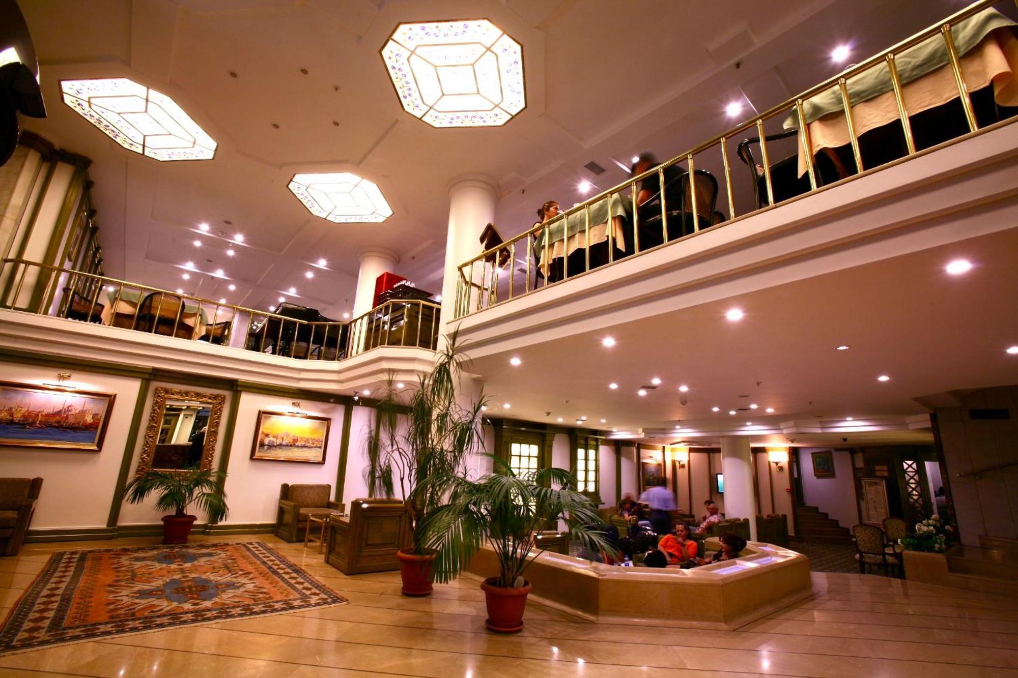Royal Hotel