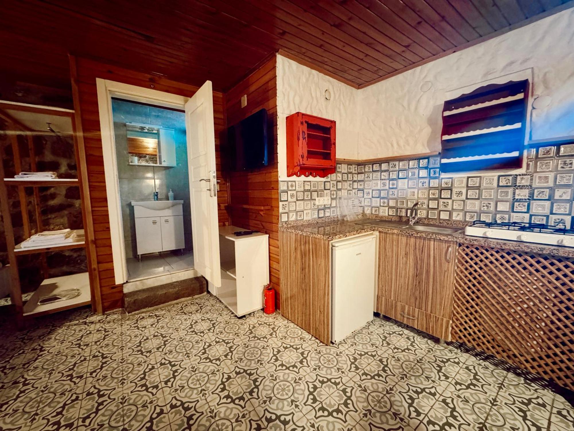 Cagla Bed & Breakfast 2*