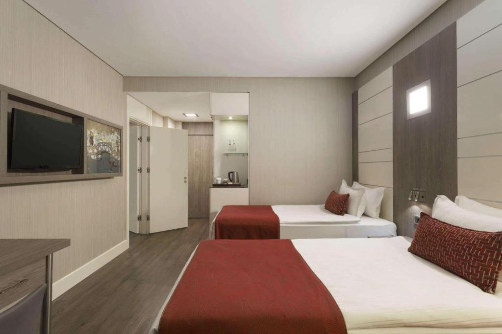 Ramada Encore Bayrampasa Hotel 4*