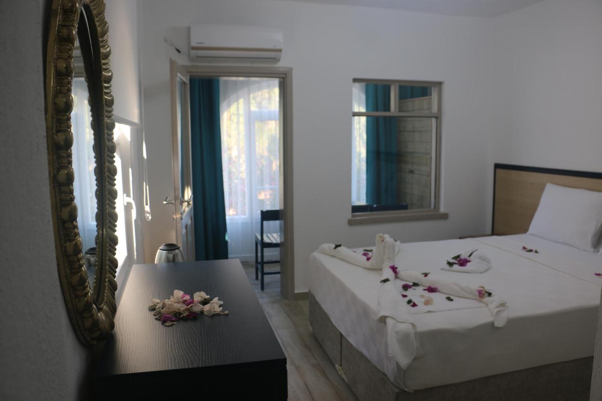 Urga Butik & Restaurant *