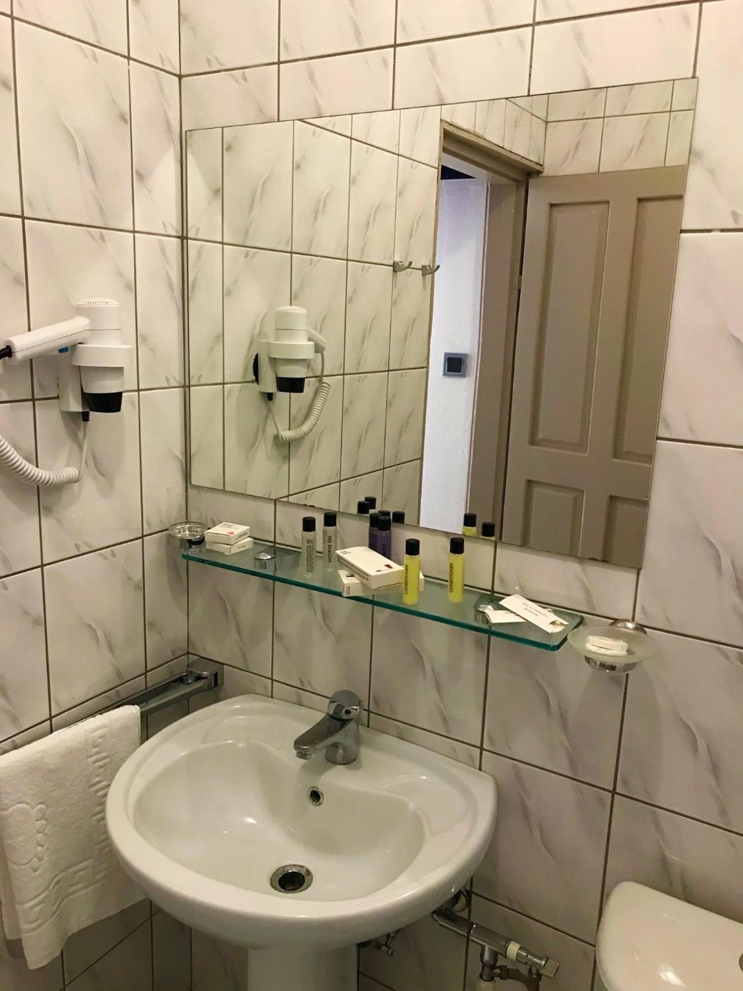 Urga Butik & Restaurant Hotel *