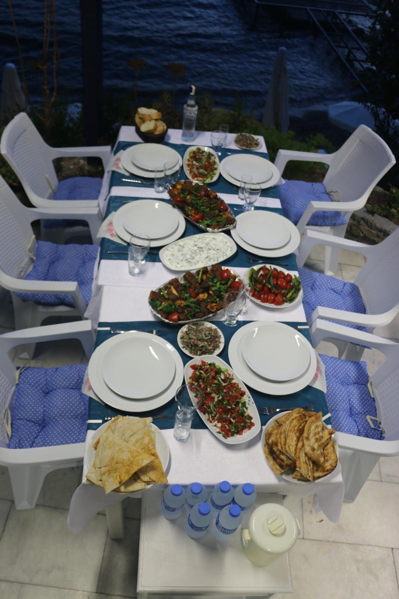 Urga Butik & Restaurant *