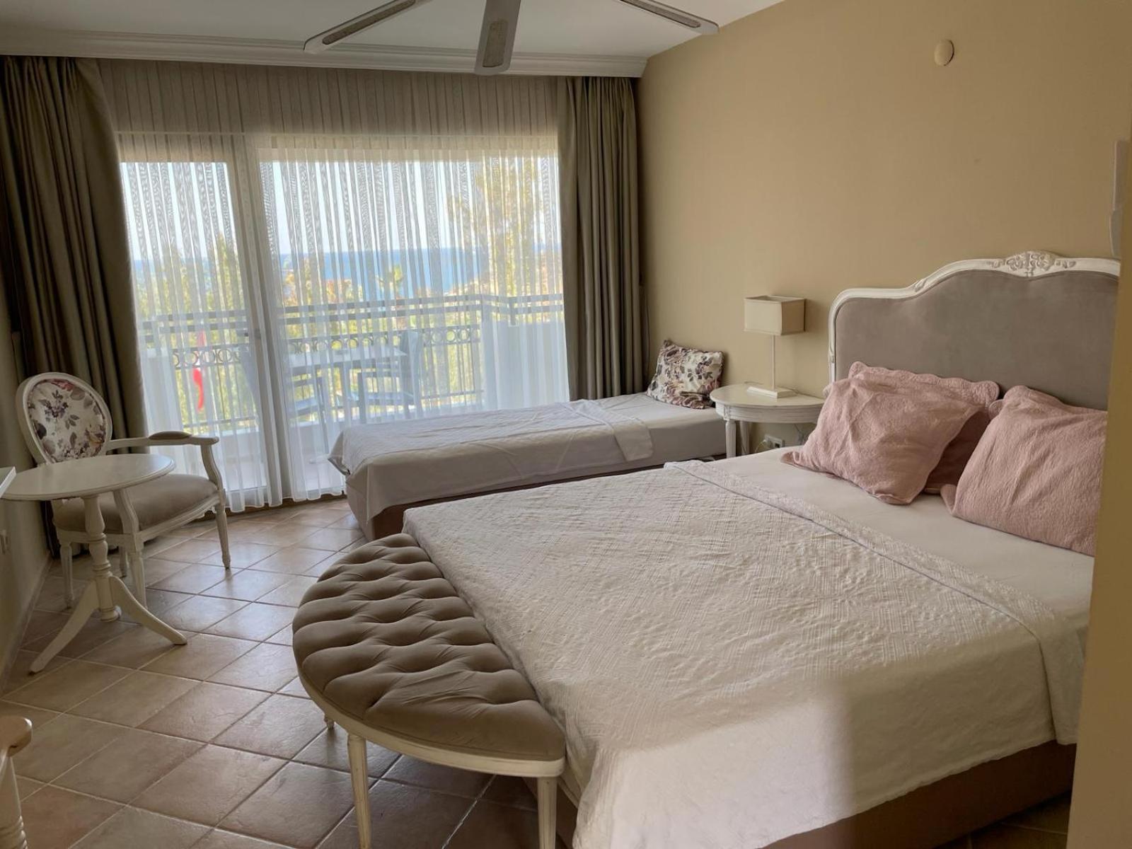 Hotel Carina 3*