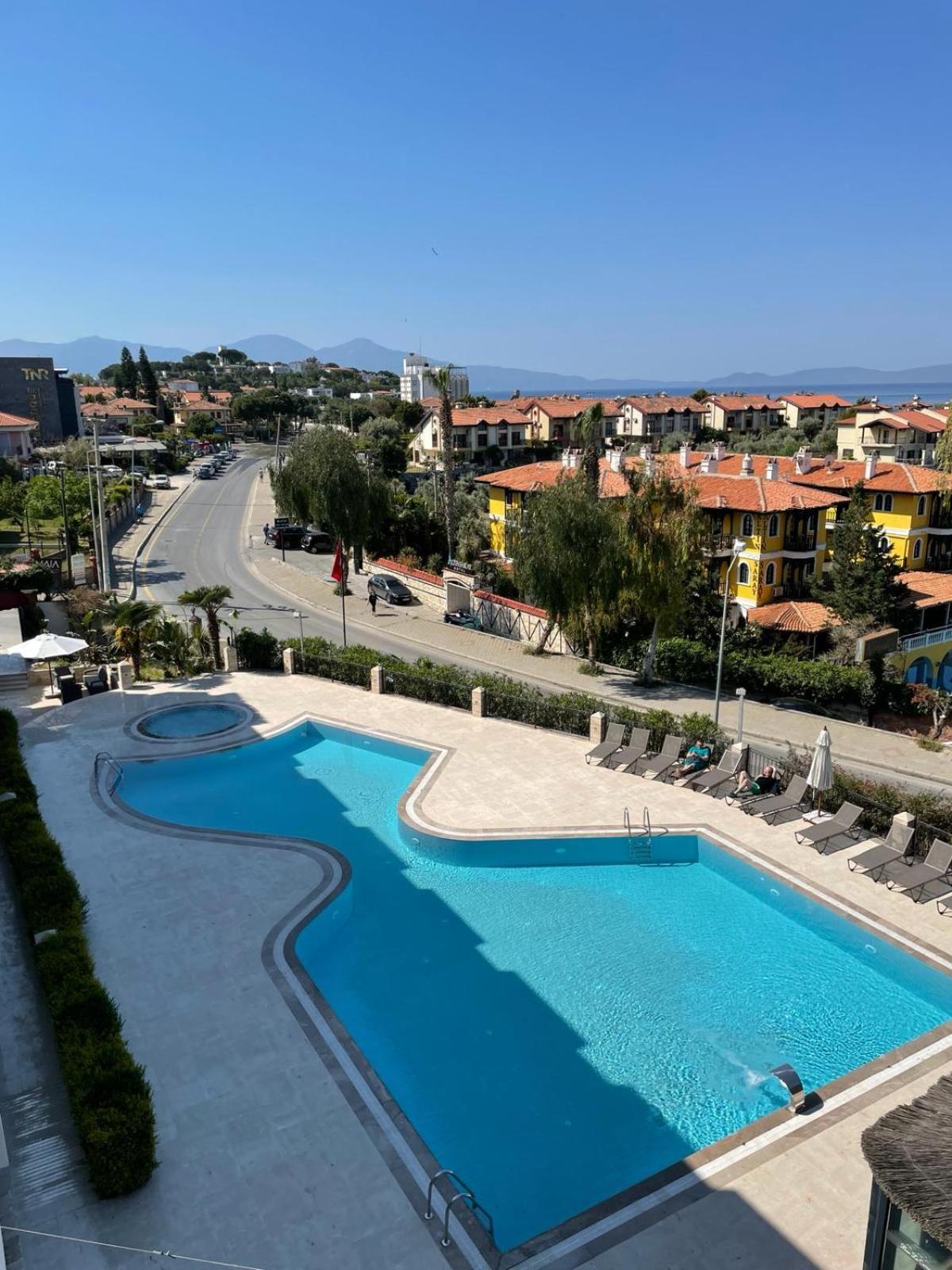 Carina Hotel