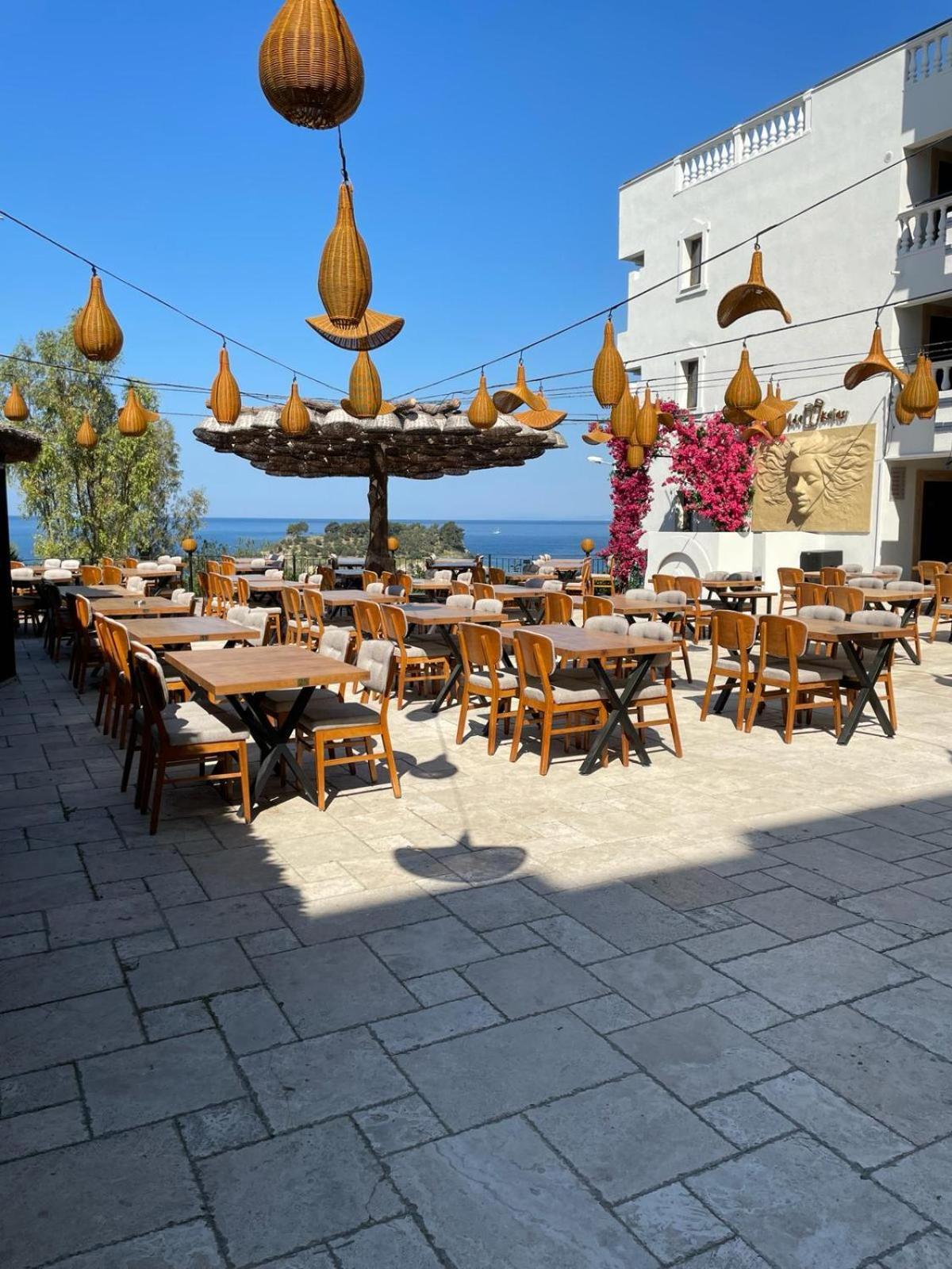 Carina Hotel