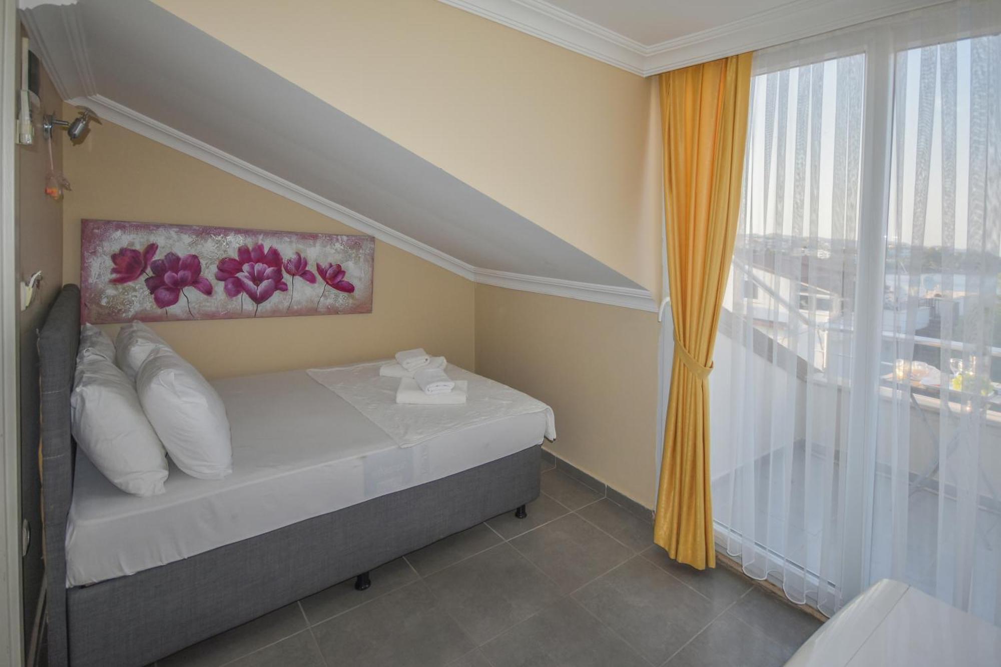 Huzur Royal