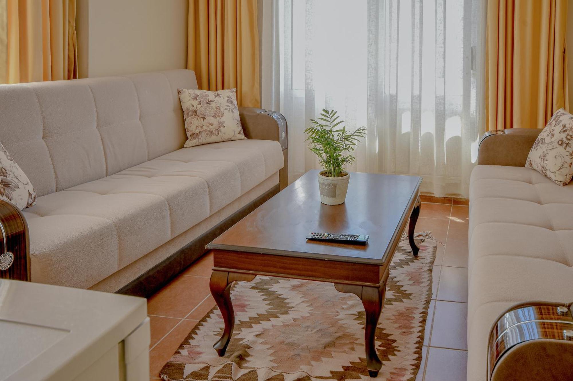 Huzur Royal Aparthotel