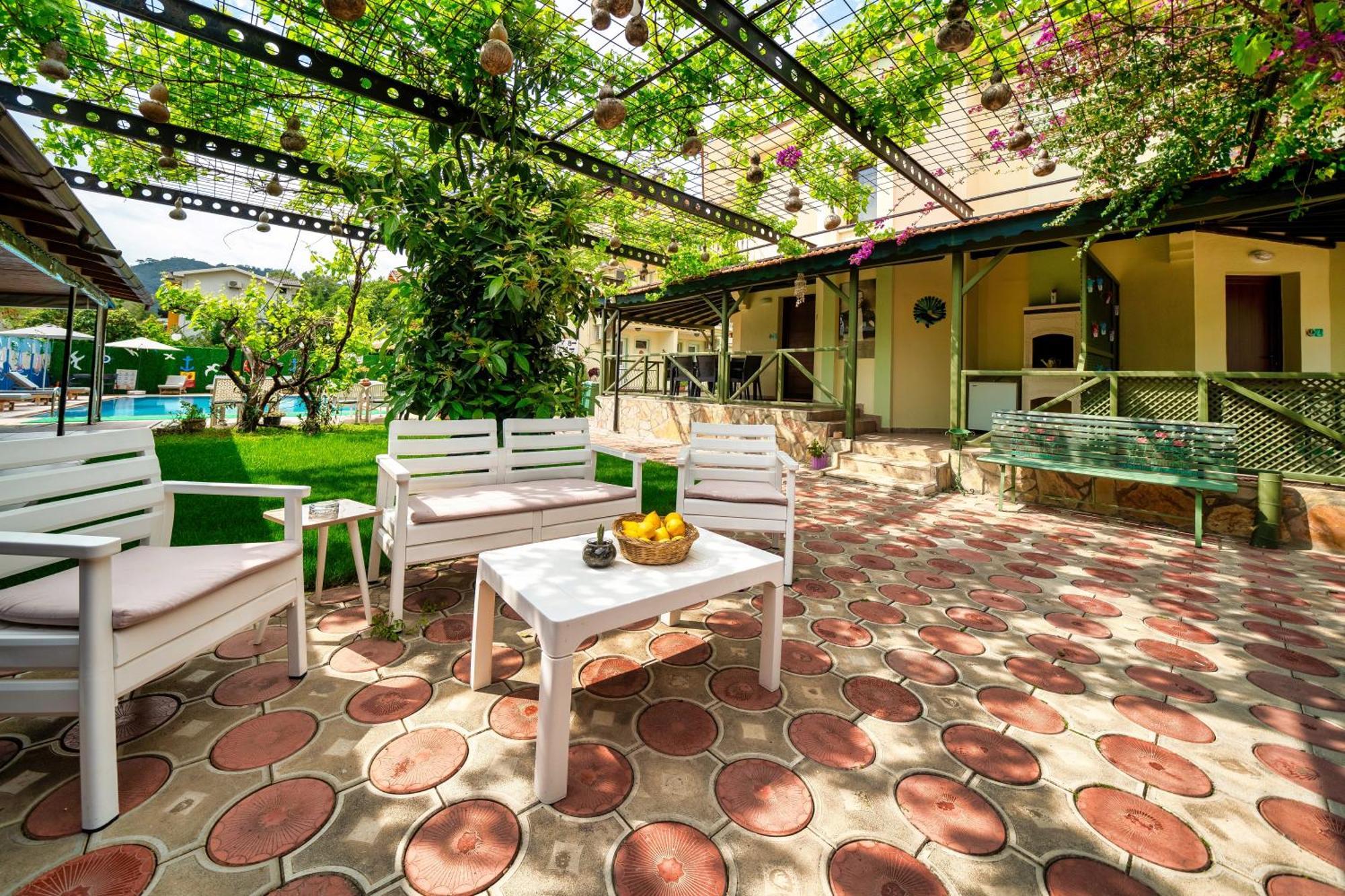 Hotel Dedeminn Garden