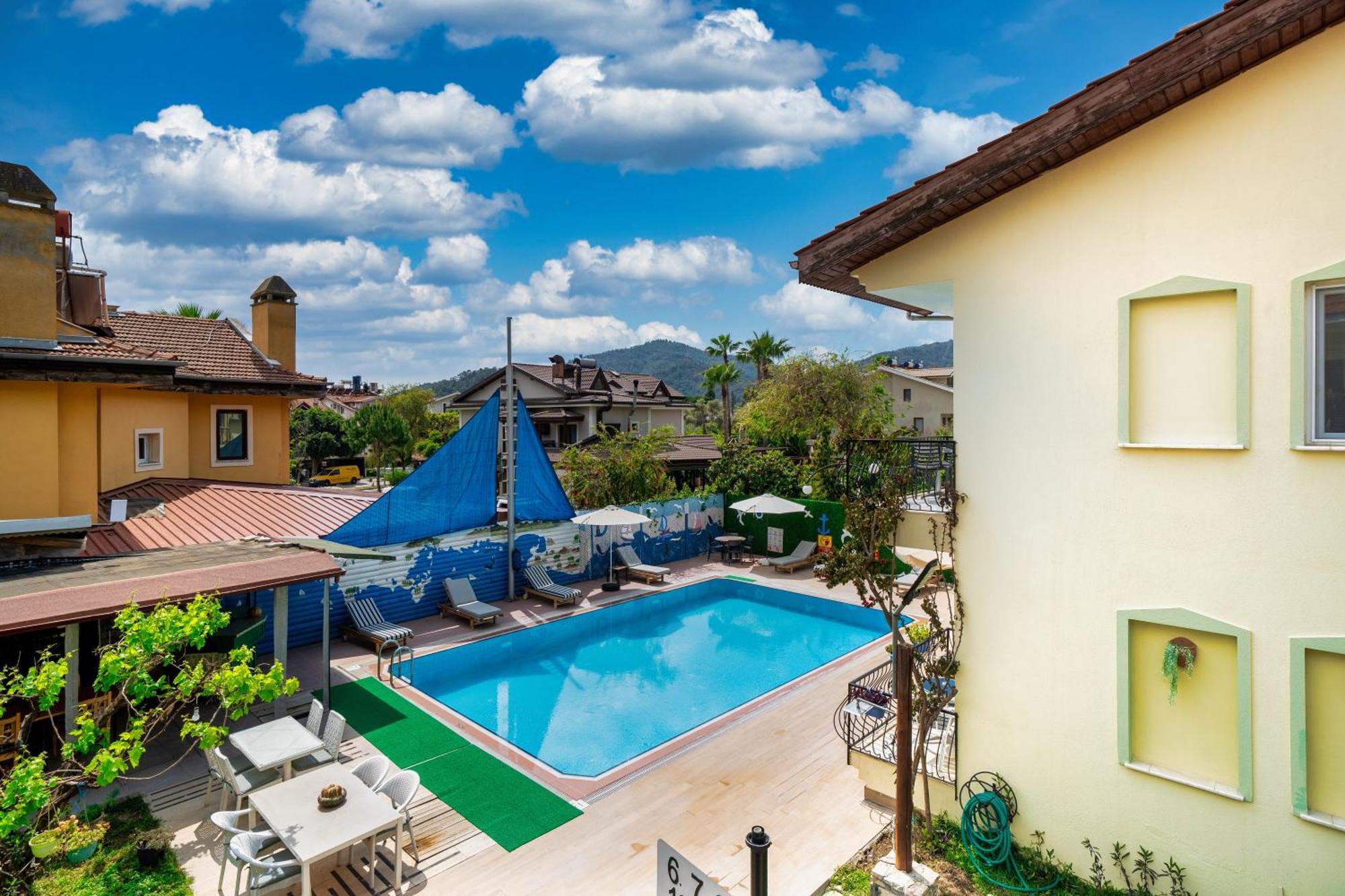Hotel Dedeminn Garden