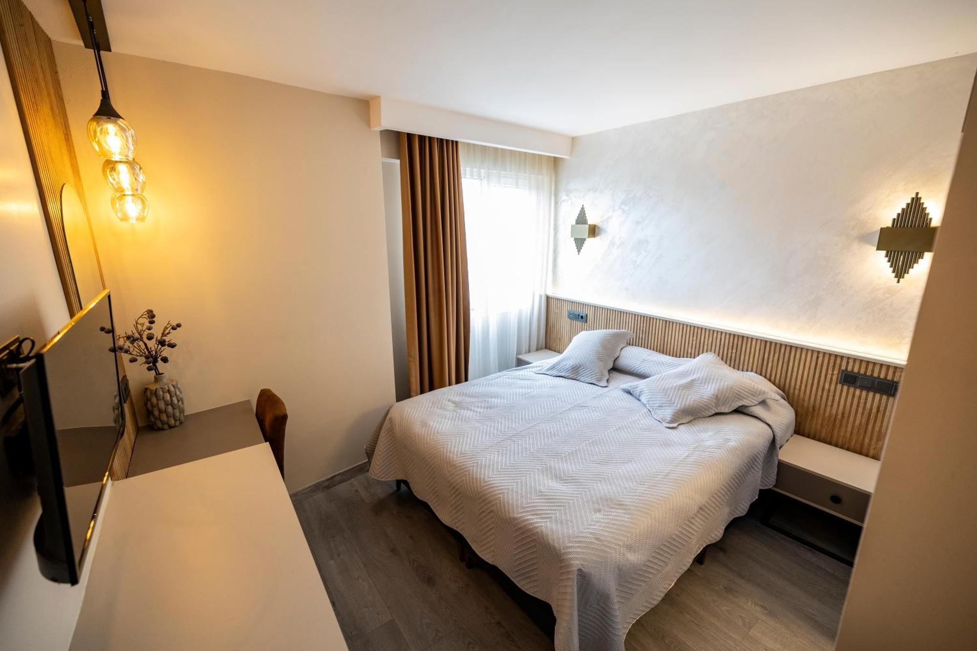 Aktas Hotel 3*