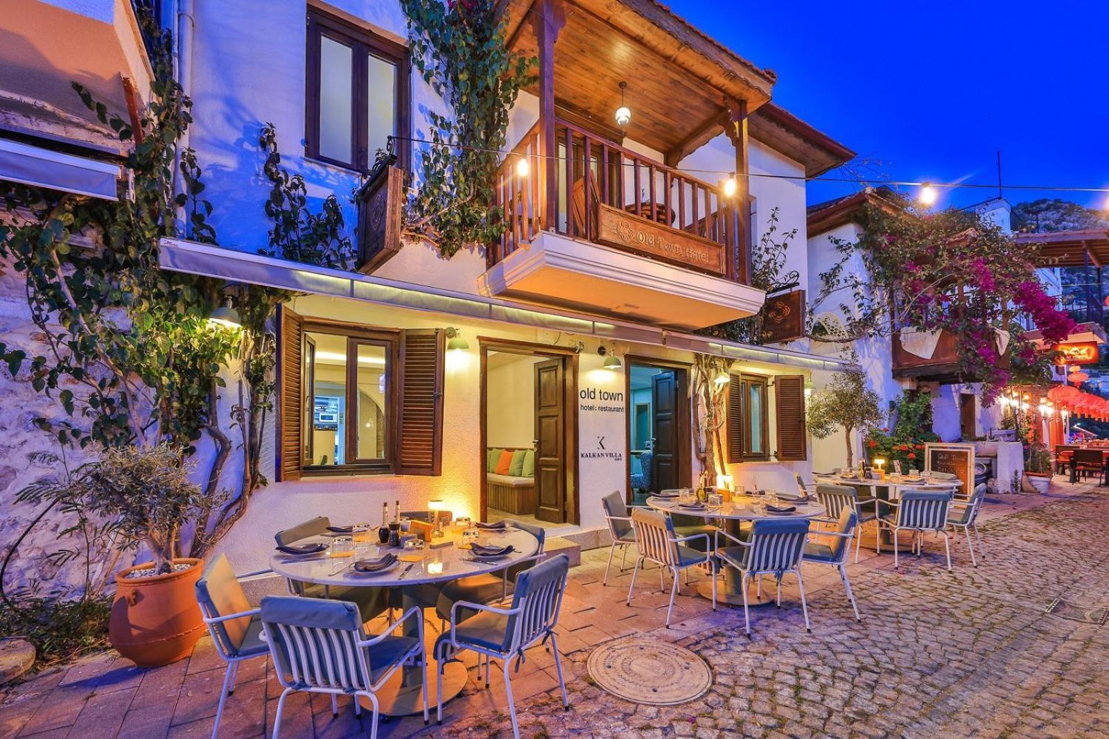 Old Town Hotel *