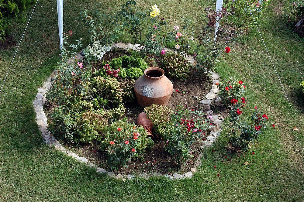 Babylon Gardens Apart * Menderes