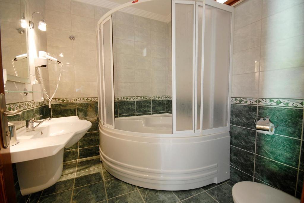 Kutle Hotel 3*