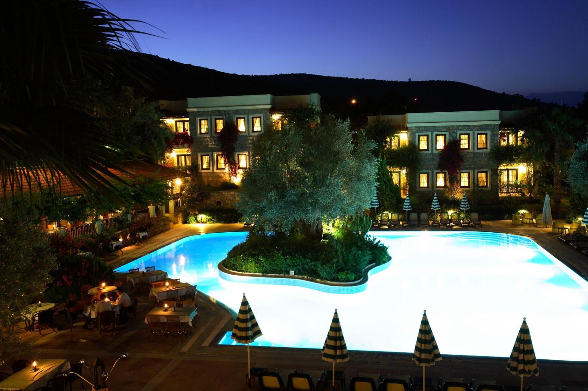 Hotel Zeytinada 4*