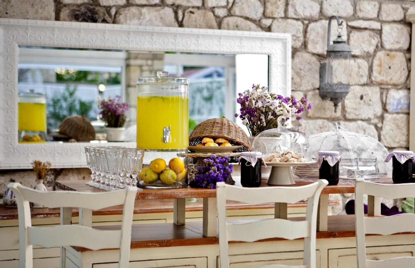 Hane Boutique 3*