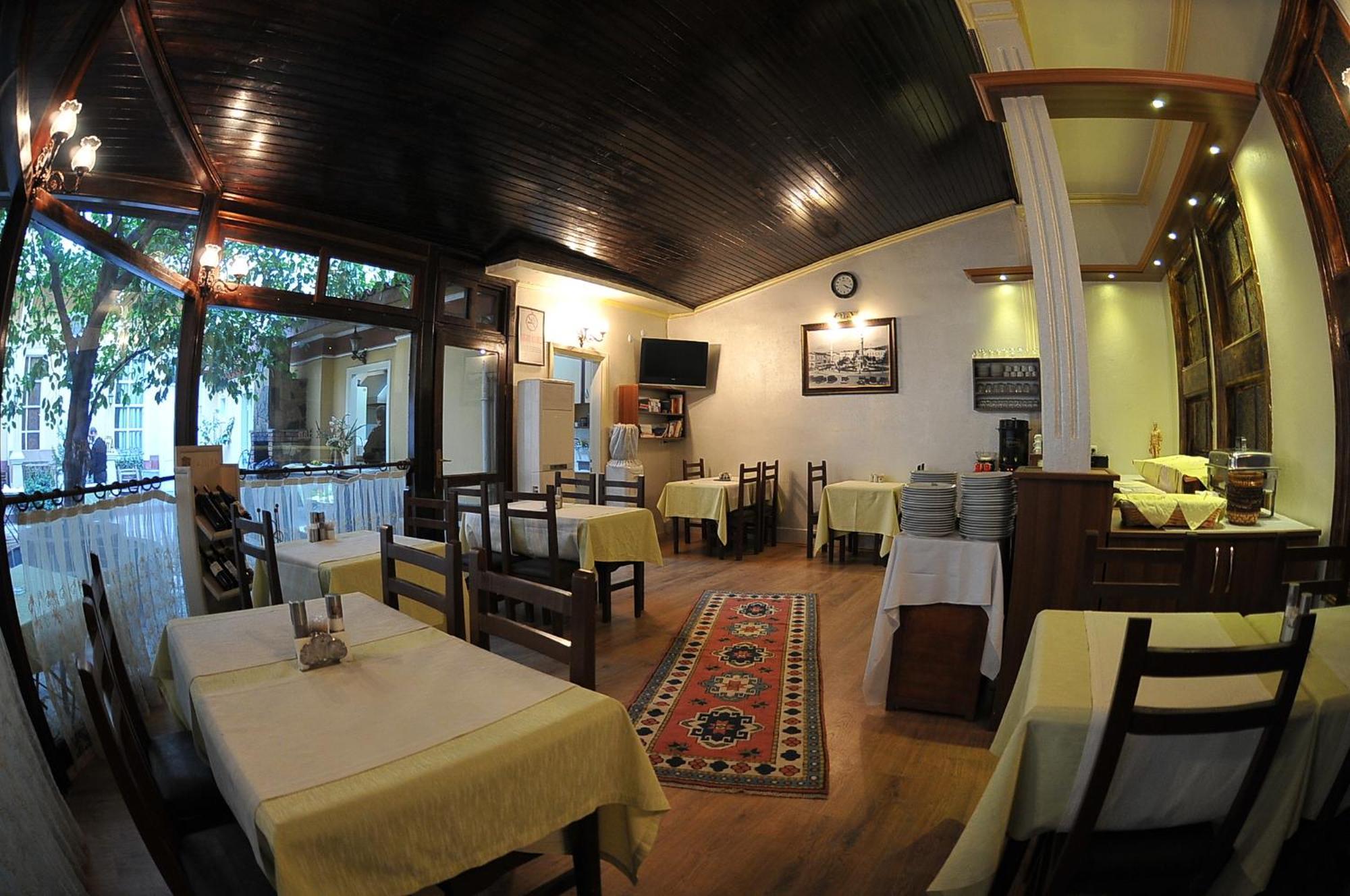 Hotel Antikhan 2*