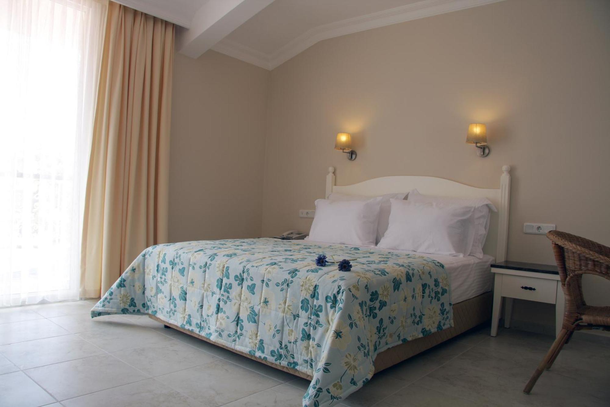 Hotel The Blue Lagoon Deluxe
