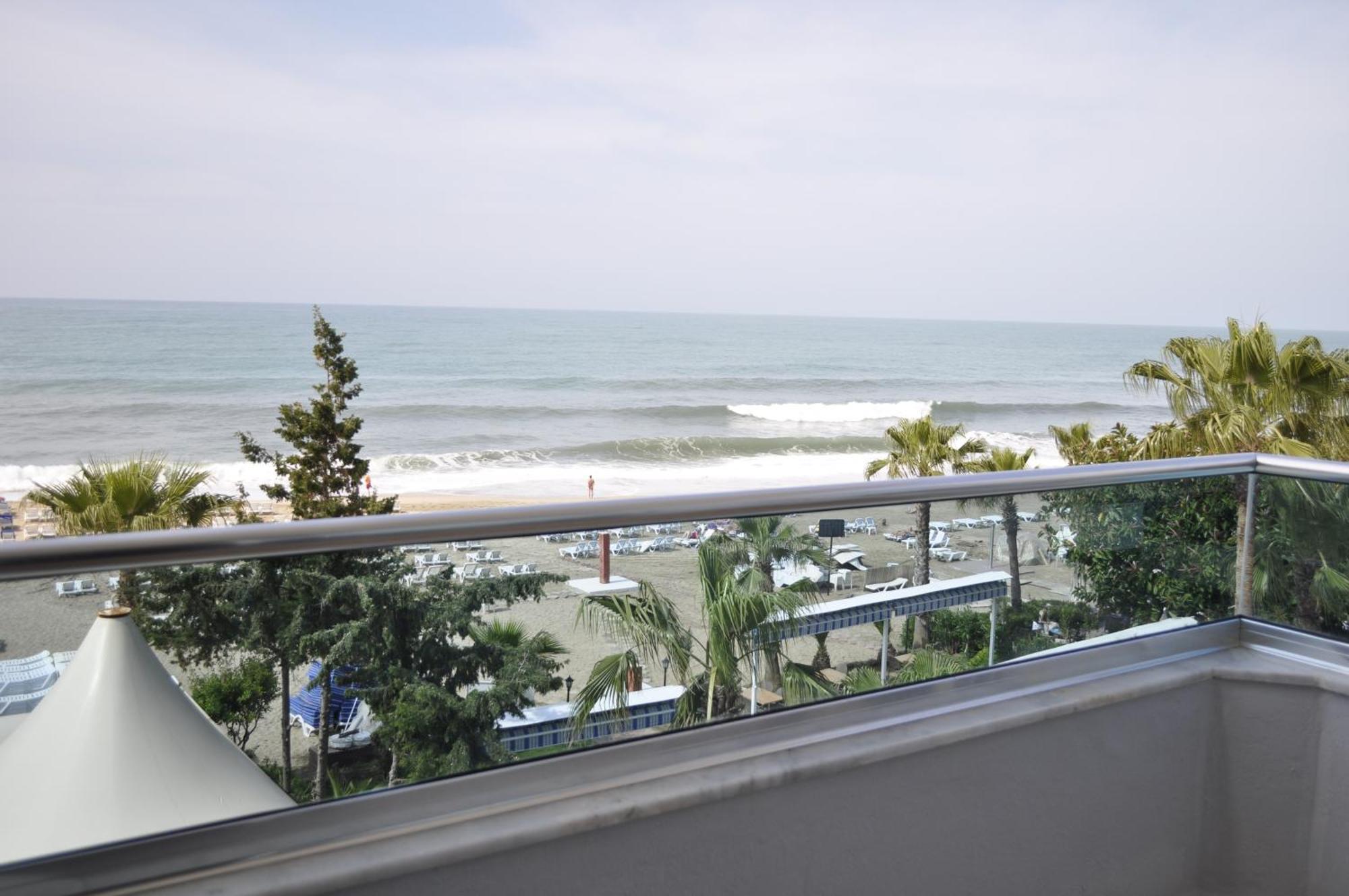 Hotel Azak 3*