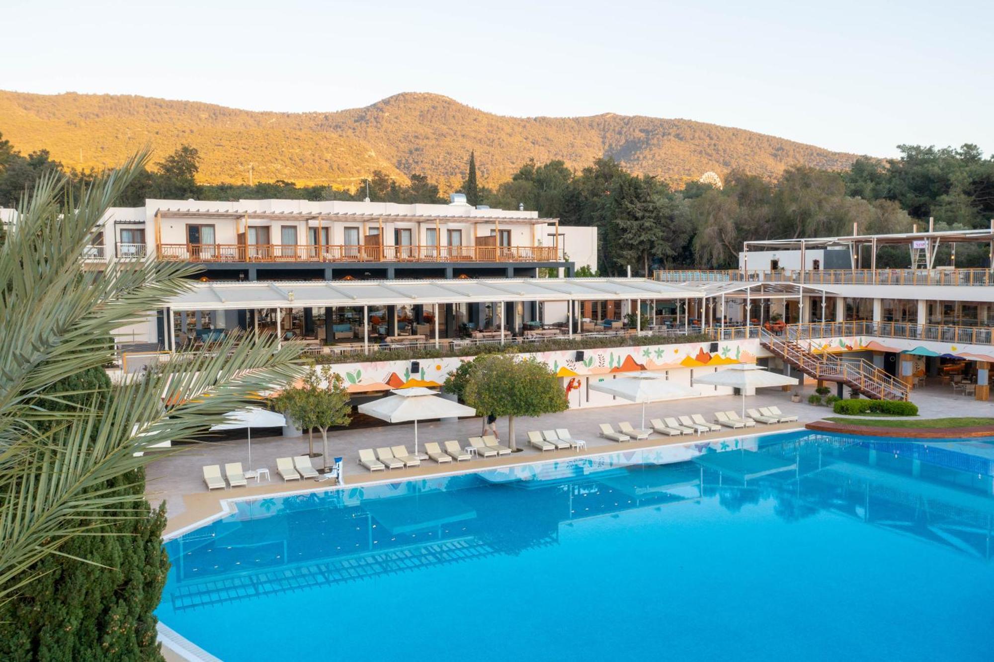 Doubletree By Hilton Bodrum Isil Club Ultra Resort 5*