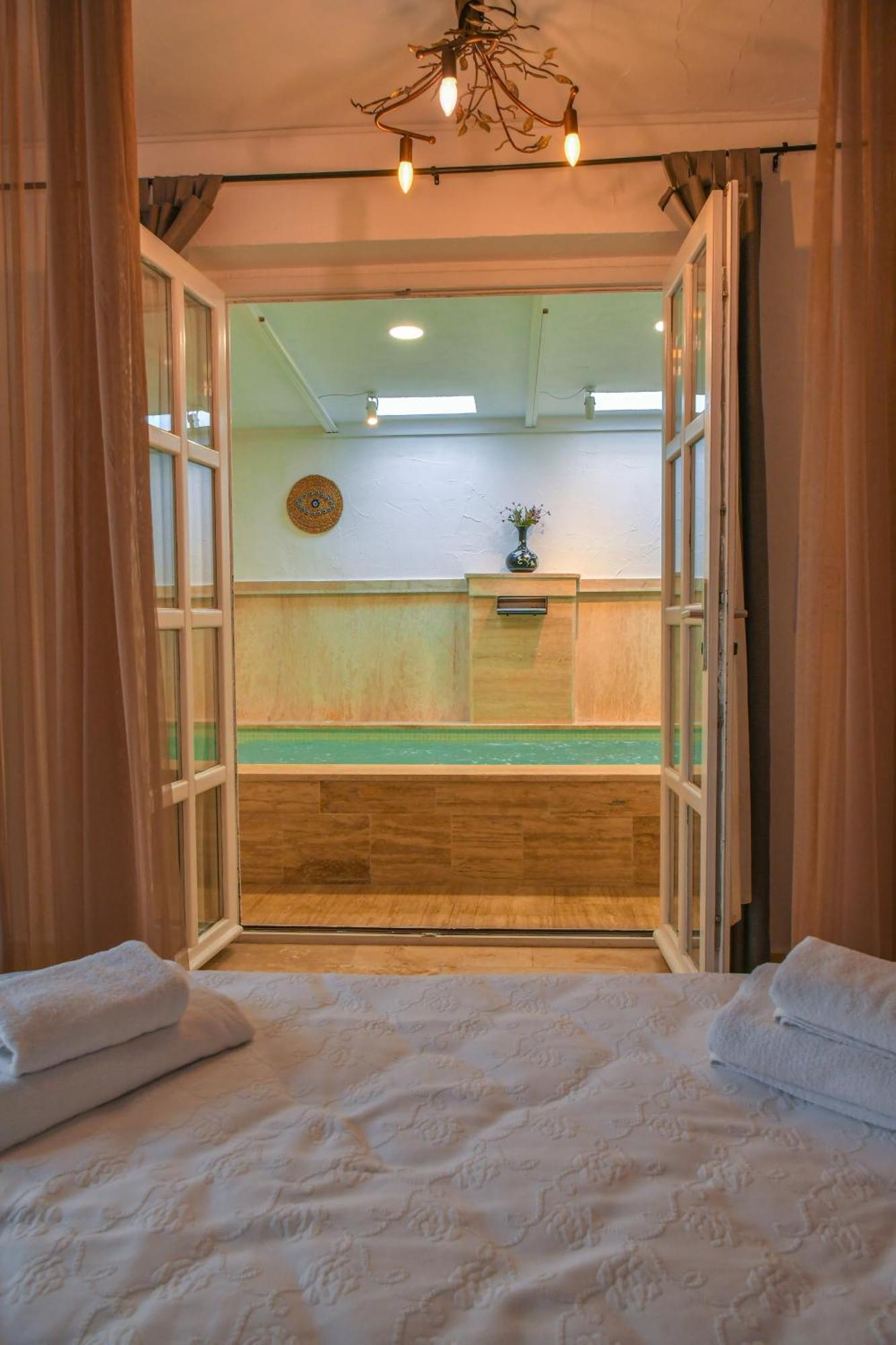 Hotel Bay C