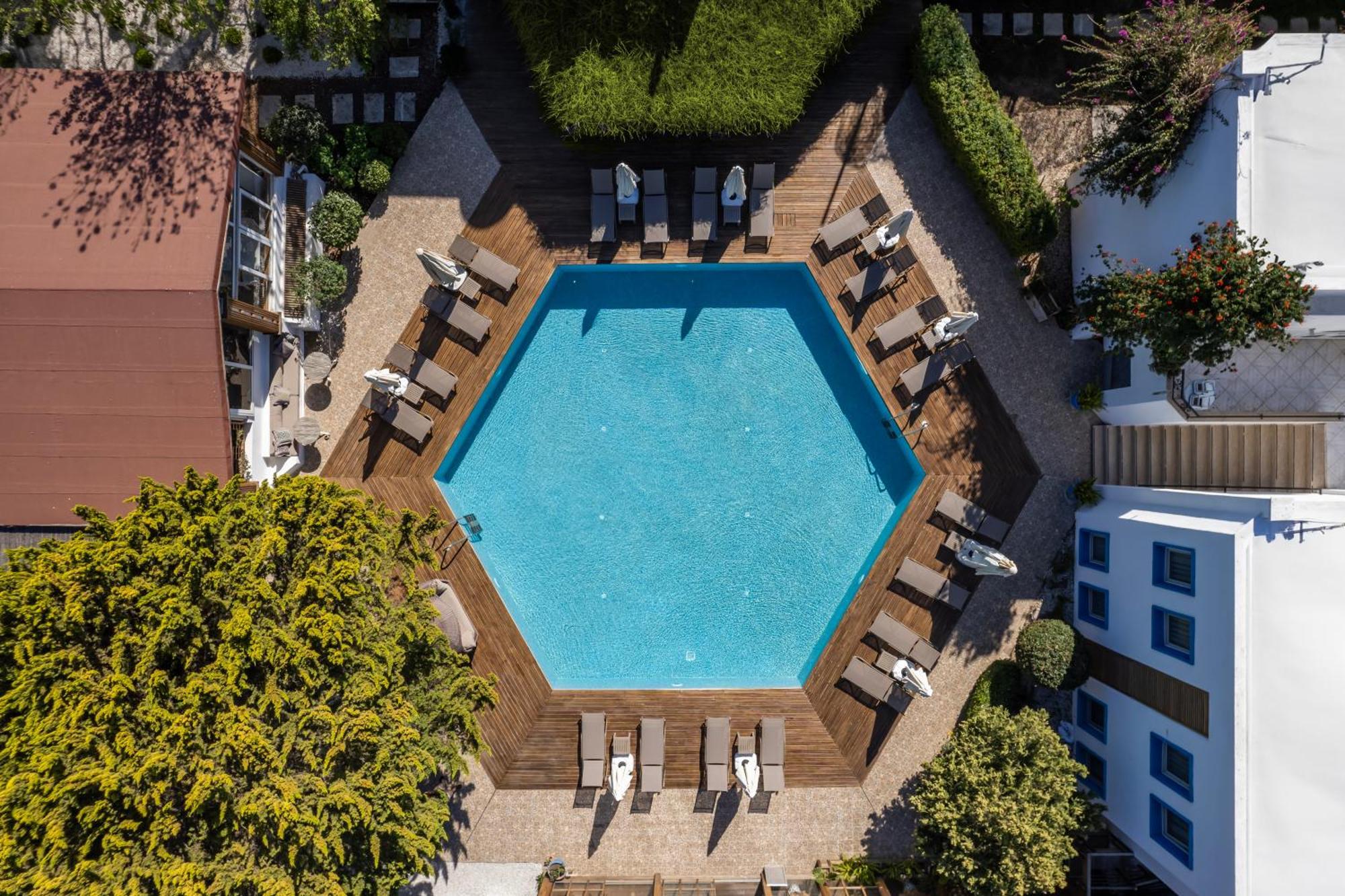 Costa Hotel