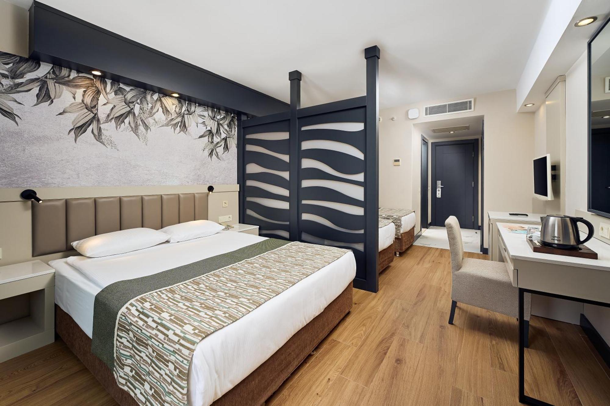 Hotel Seaden Sea World &