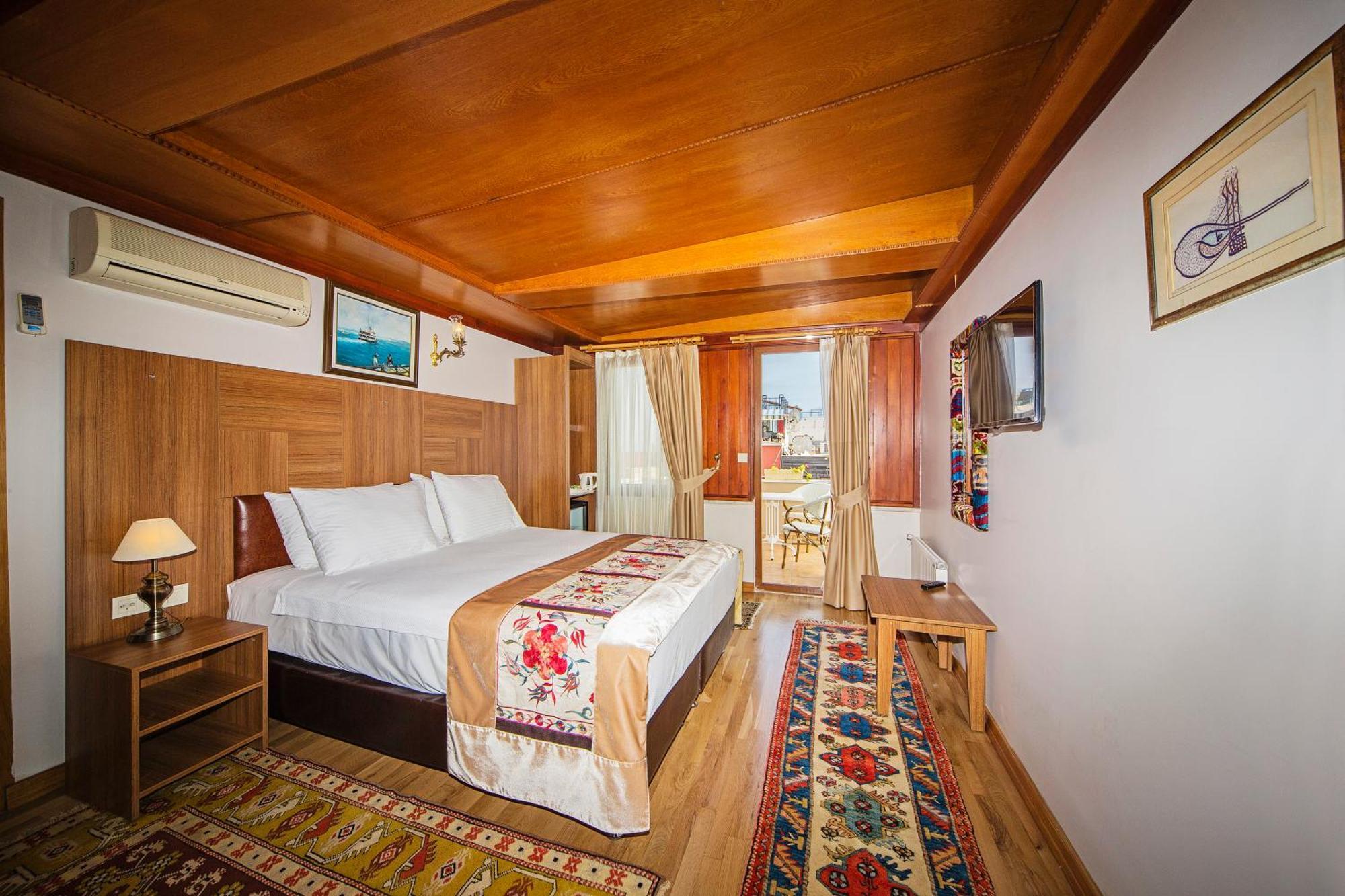 Hippodrome Aparthotel 3*