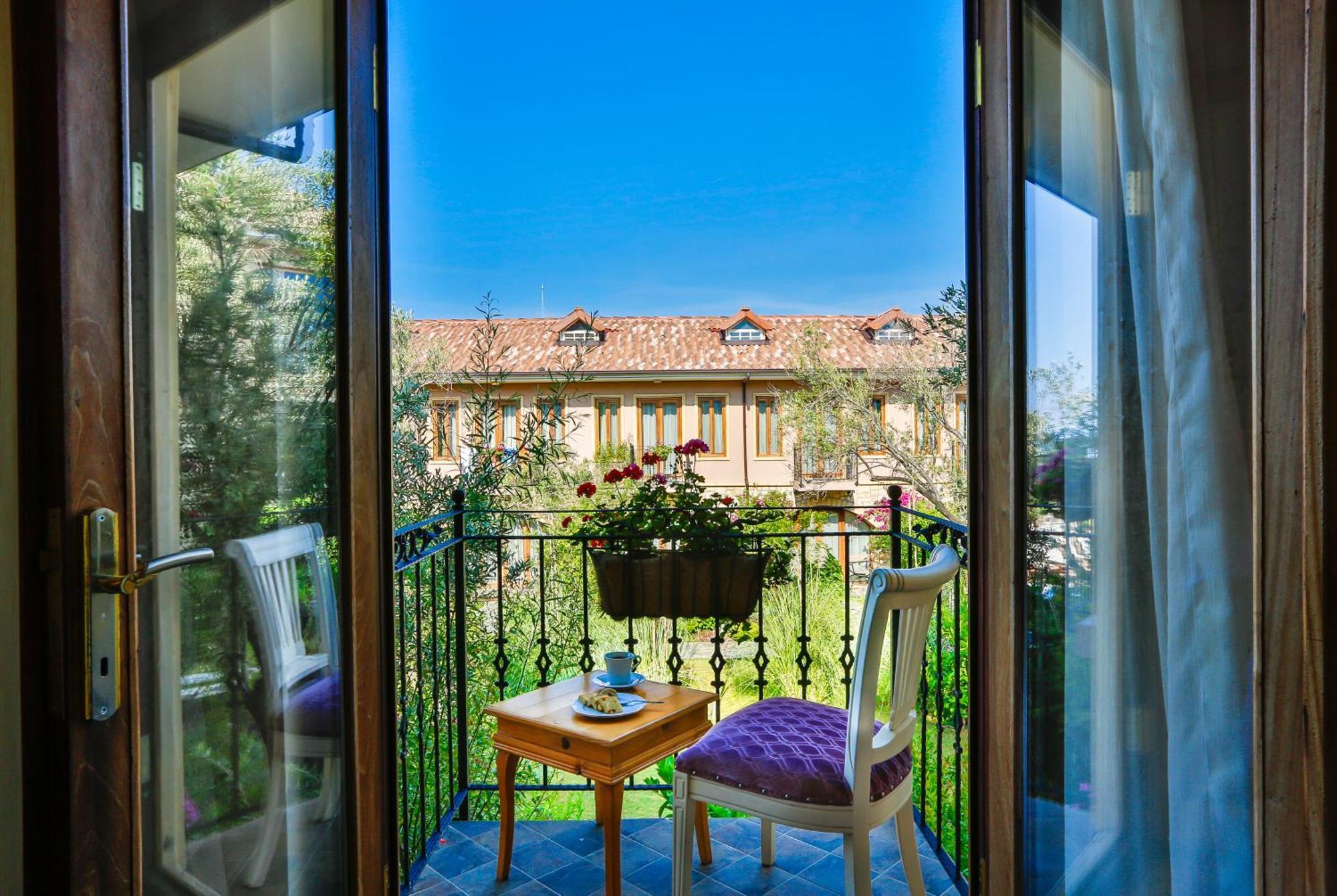 Palace Olive Odore Hotel 3*