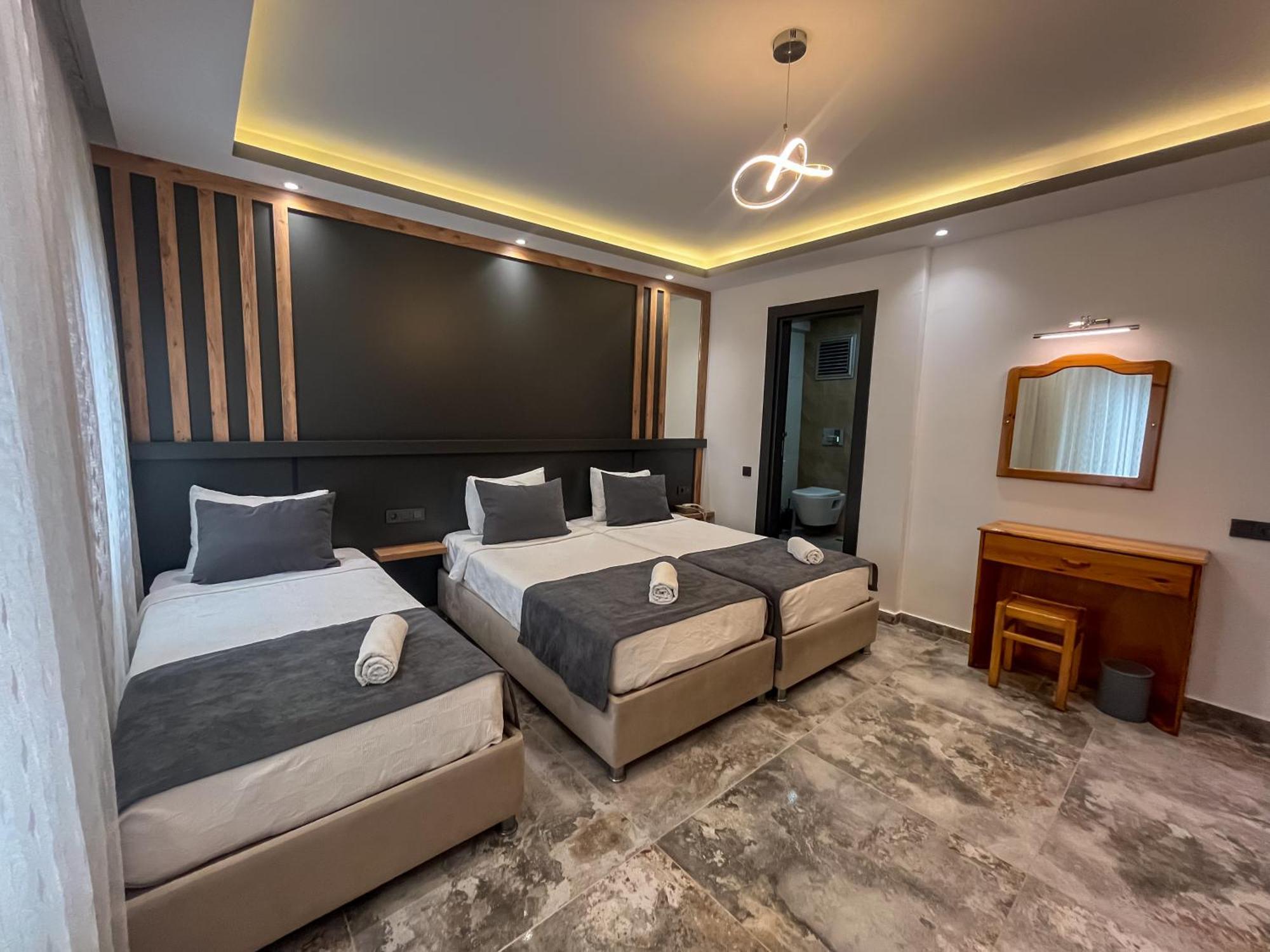 Rain Hotel 4*