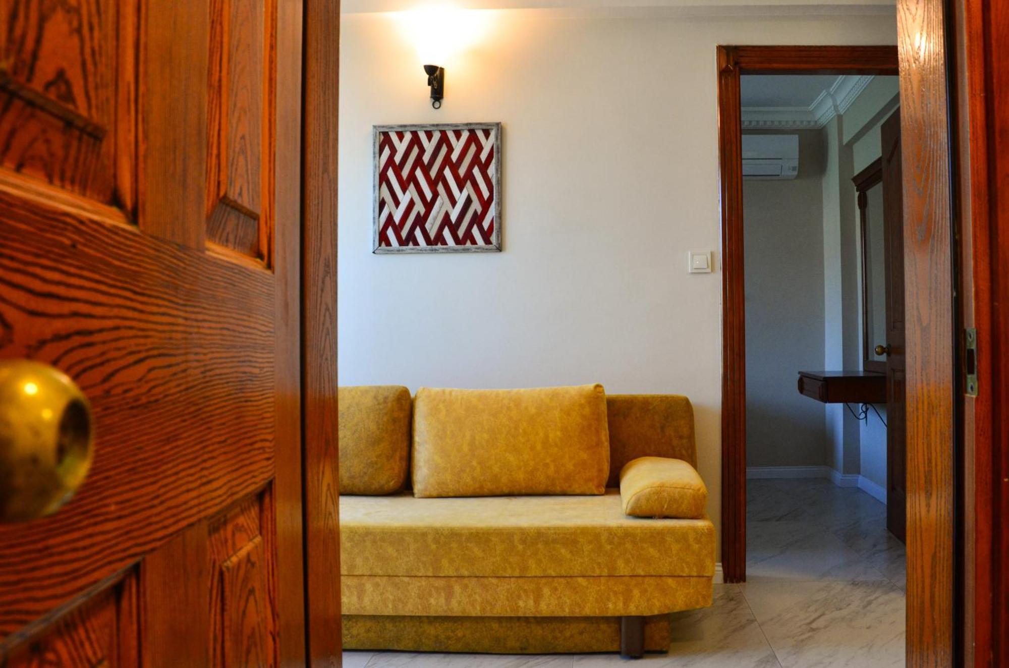 Aparthotel Rosy 3*
