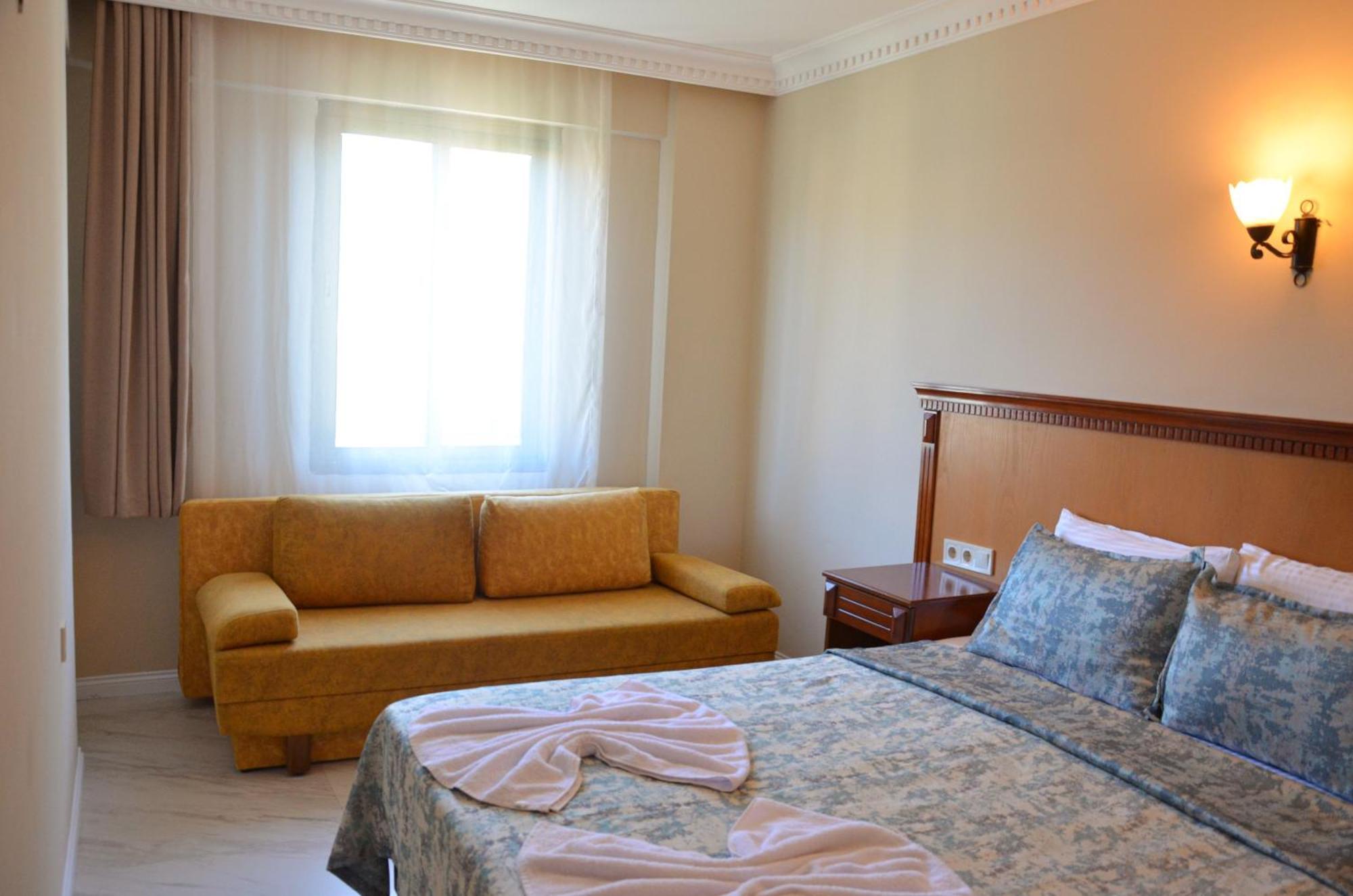 Rosy Aparthotel