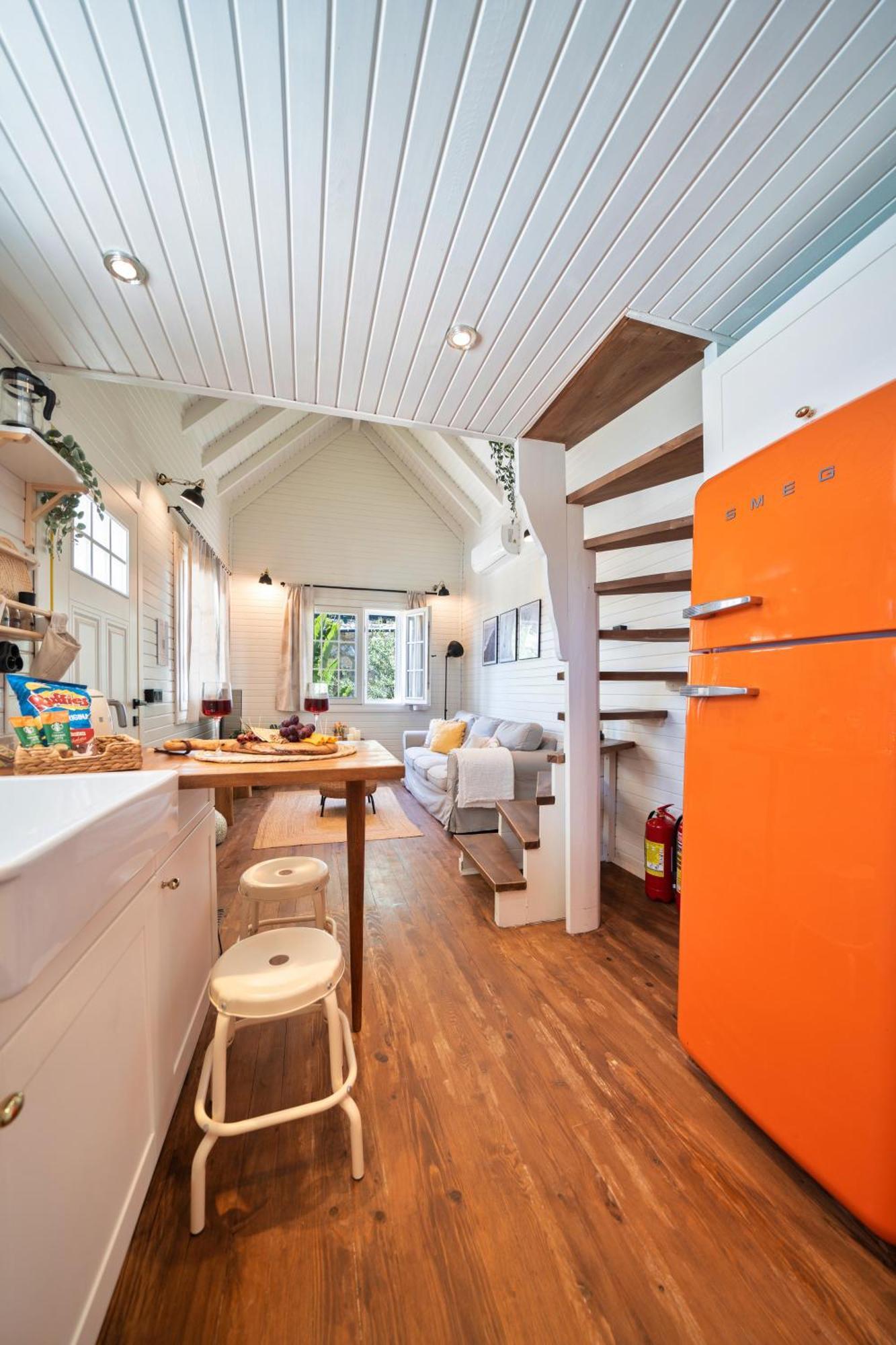 Villa The Box House & Charming Private Tiny House & Pool