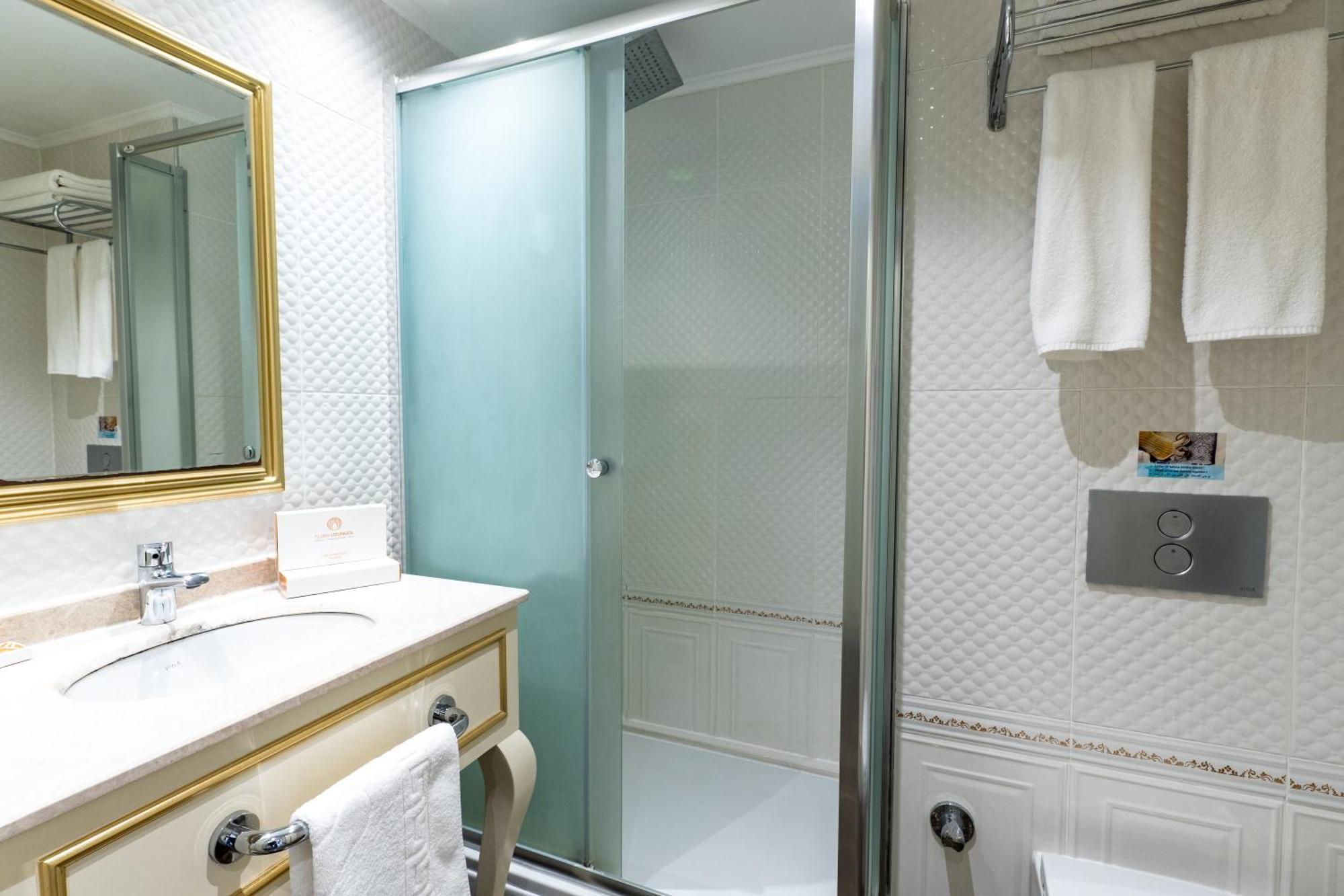 Flora Hotel 4*