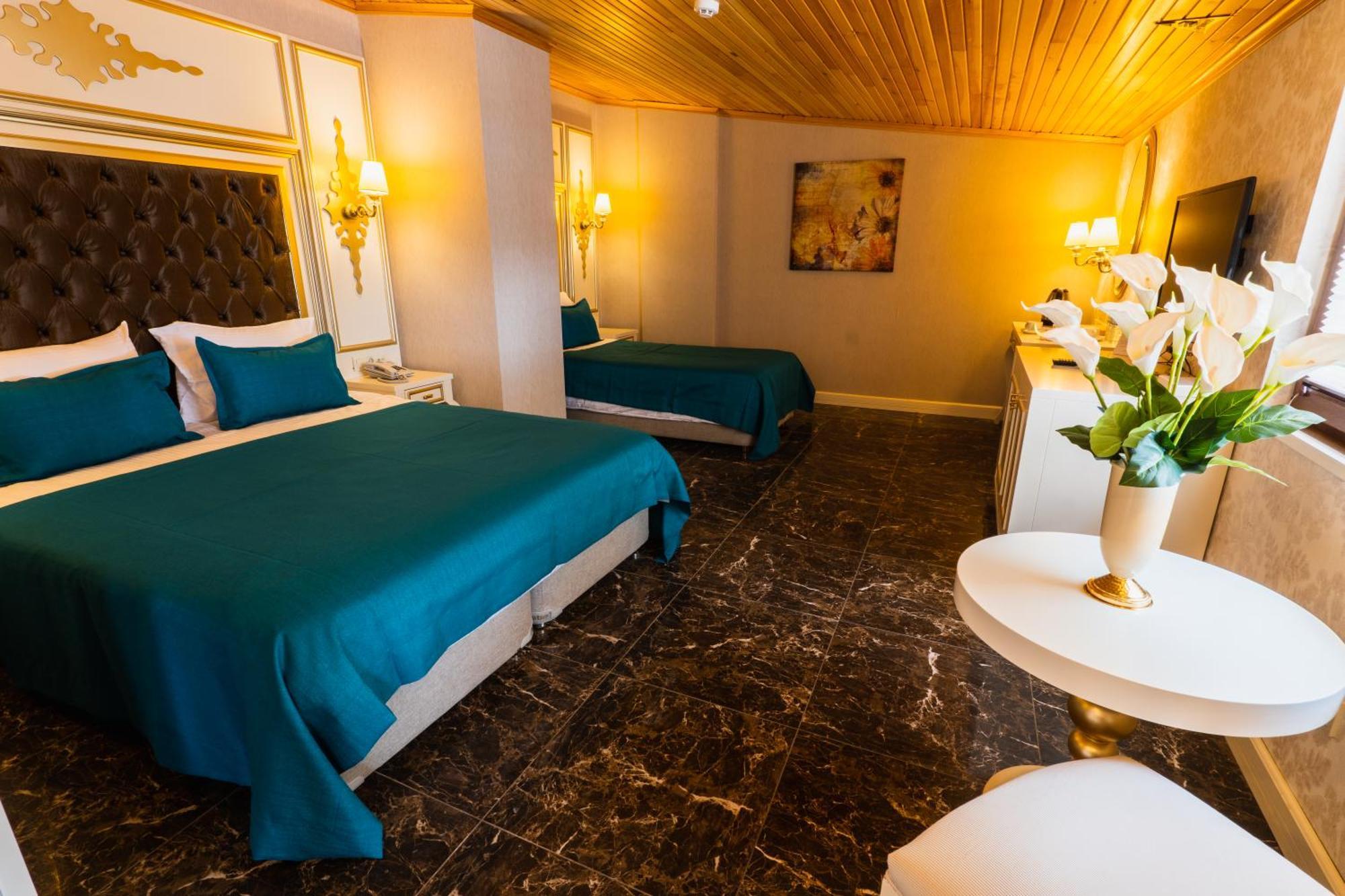 Hotel Flora 4*