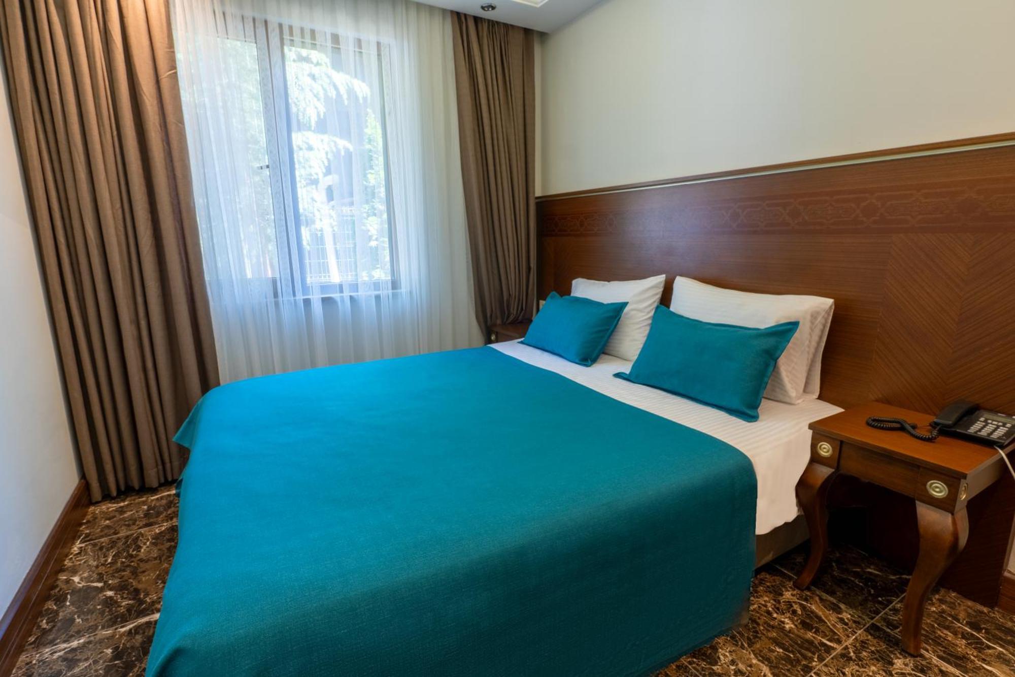 Flora Hotel 4*