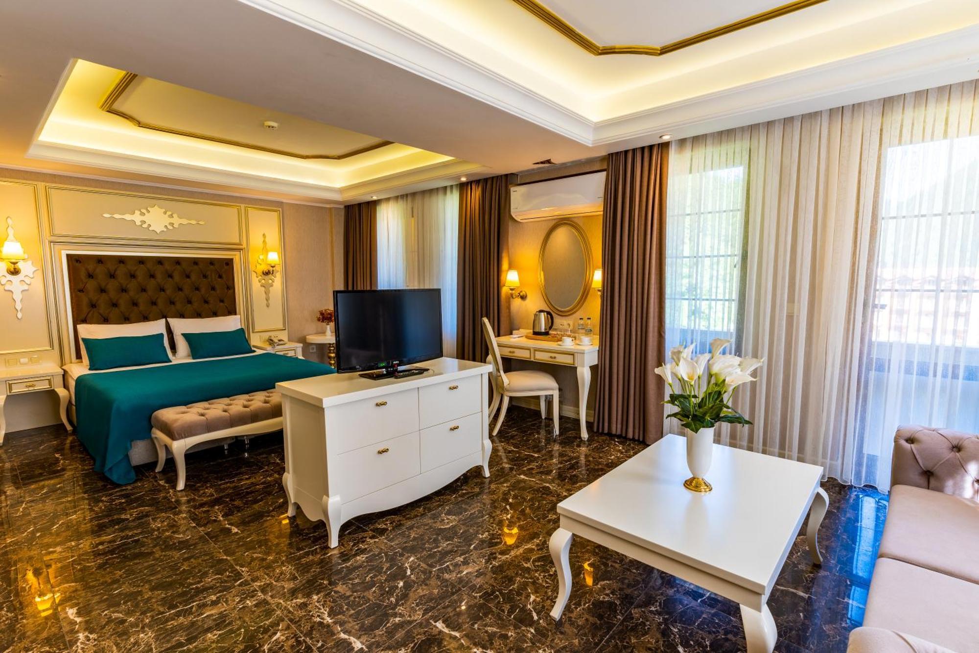 Hotel Flora 4*