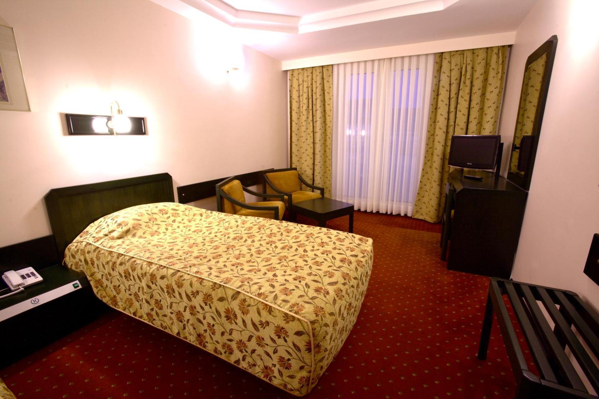 Royal Hotel 4*