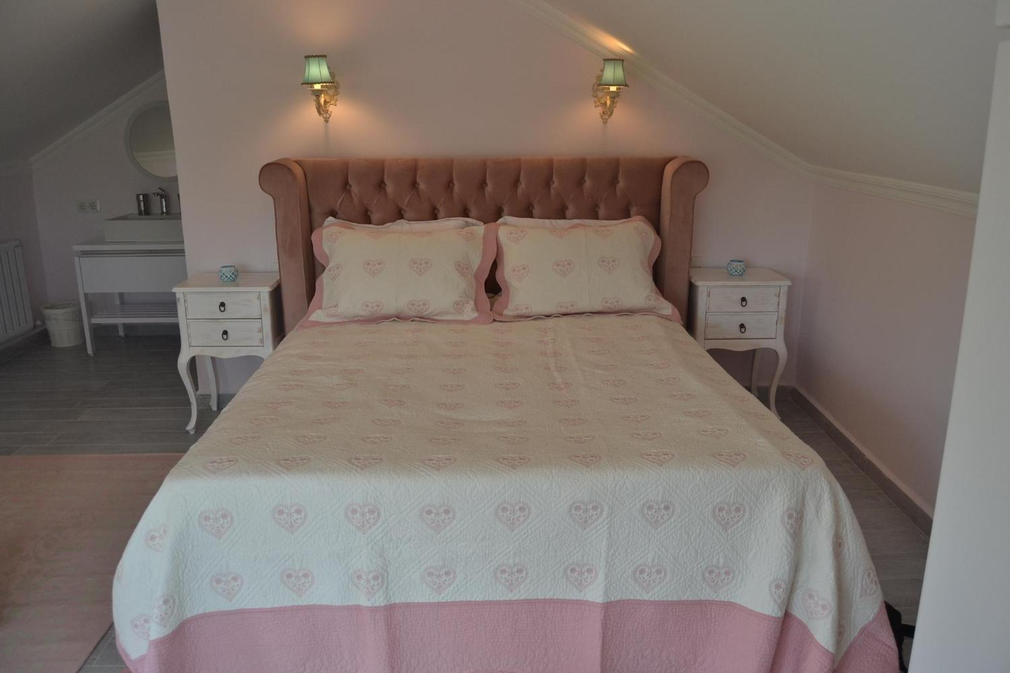 Beyaz Ev - Adult Only +15 3*