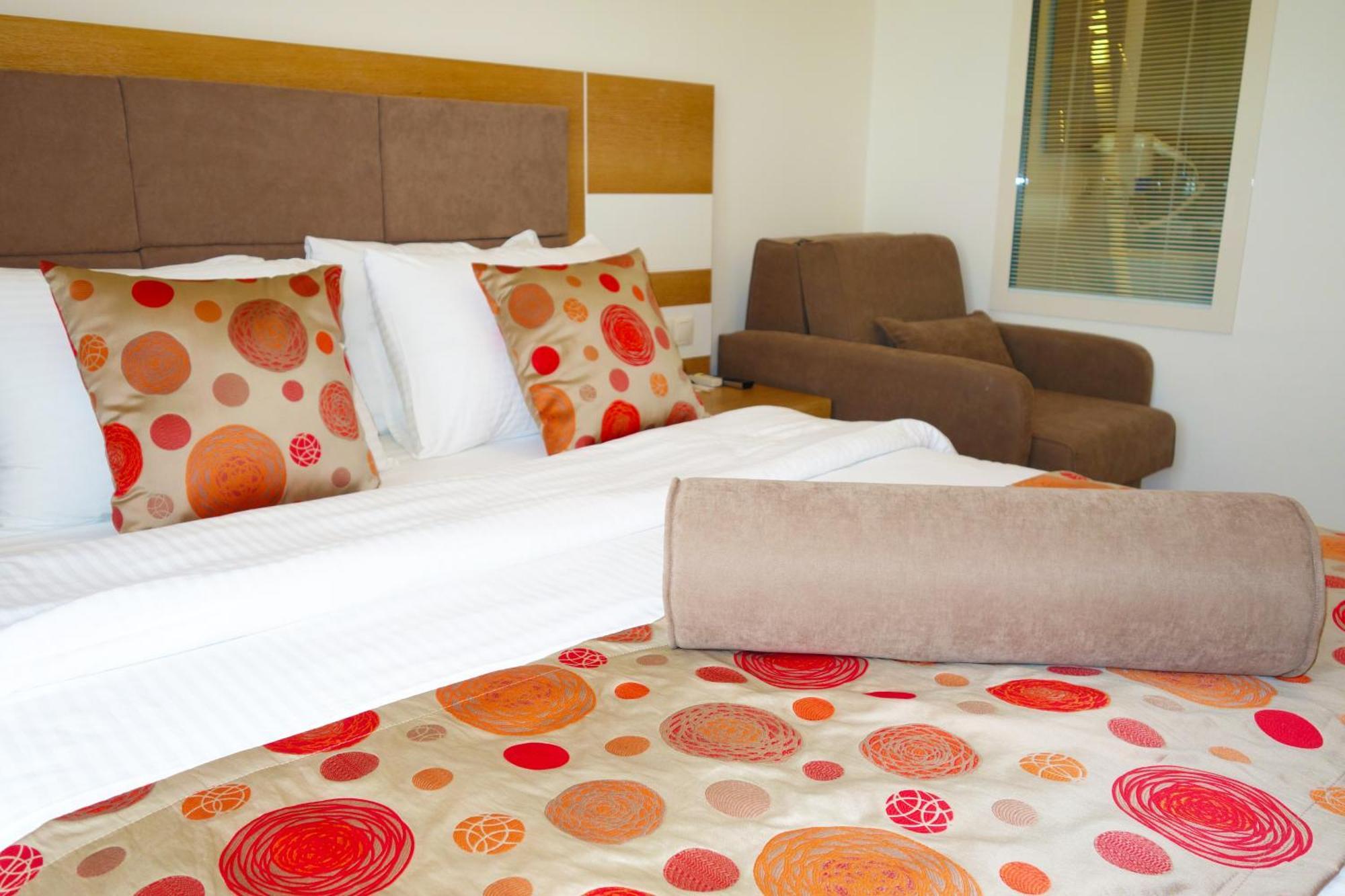 Zest Exclusive & Hotel 3*