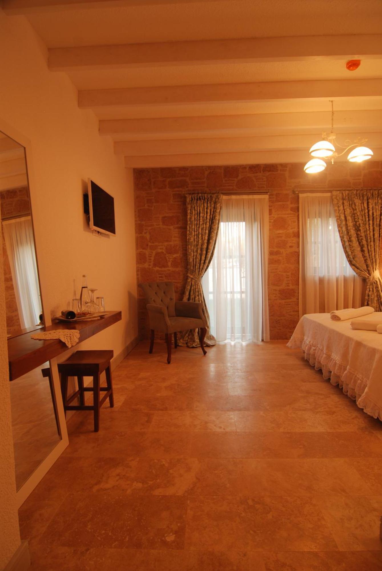 Hotel Cunda Fora 3*