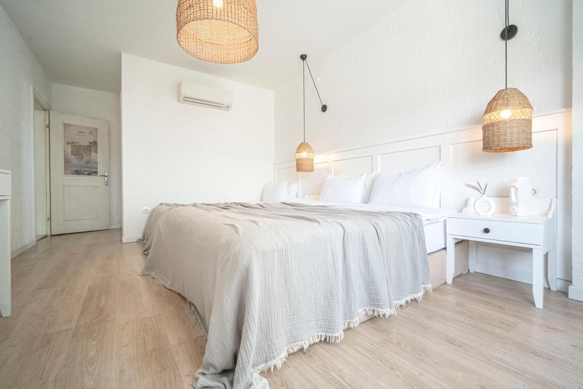 Sandal - Adult Only Hotel