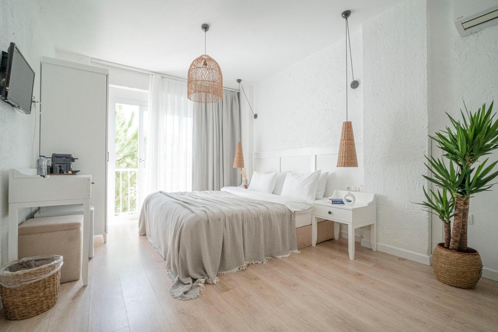 Sandal - Adult Only Hotel
