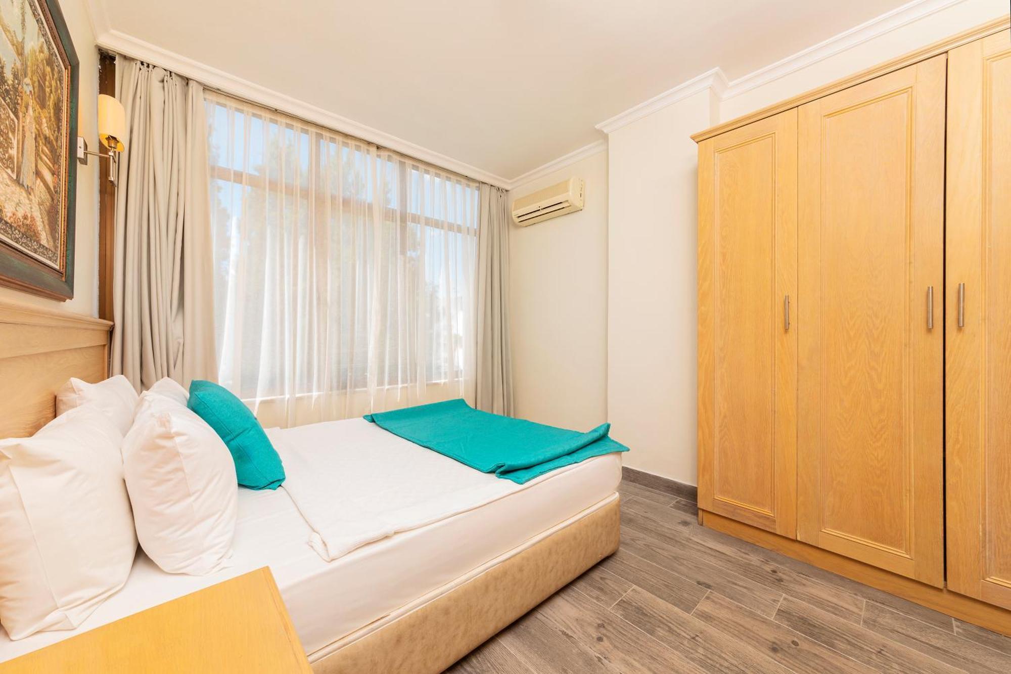 Kayamaris Hotel 4*