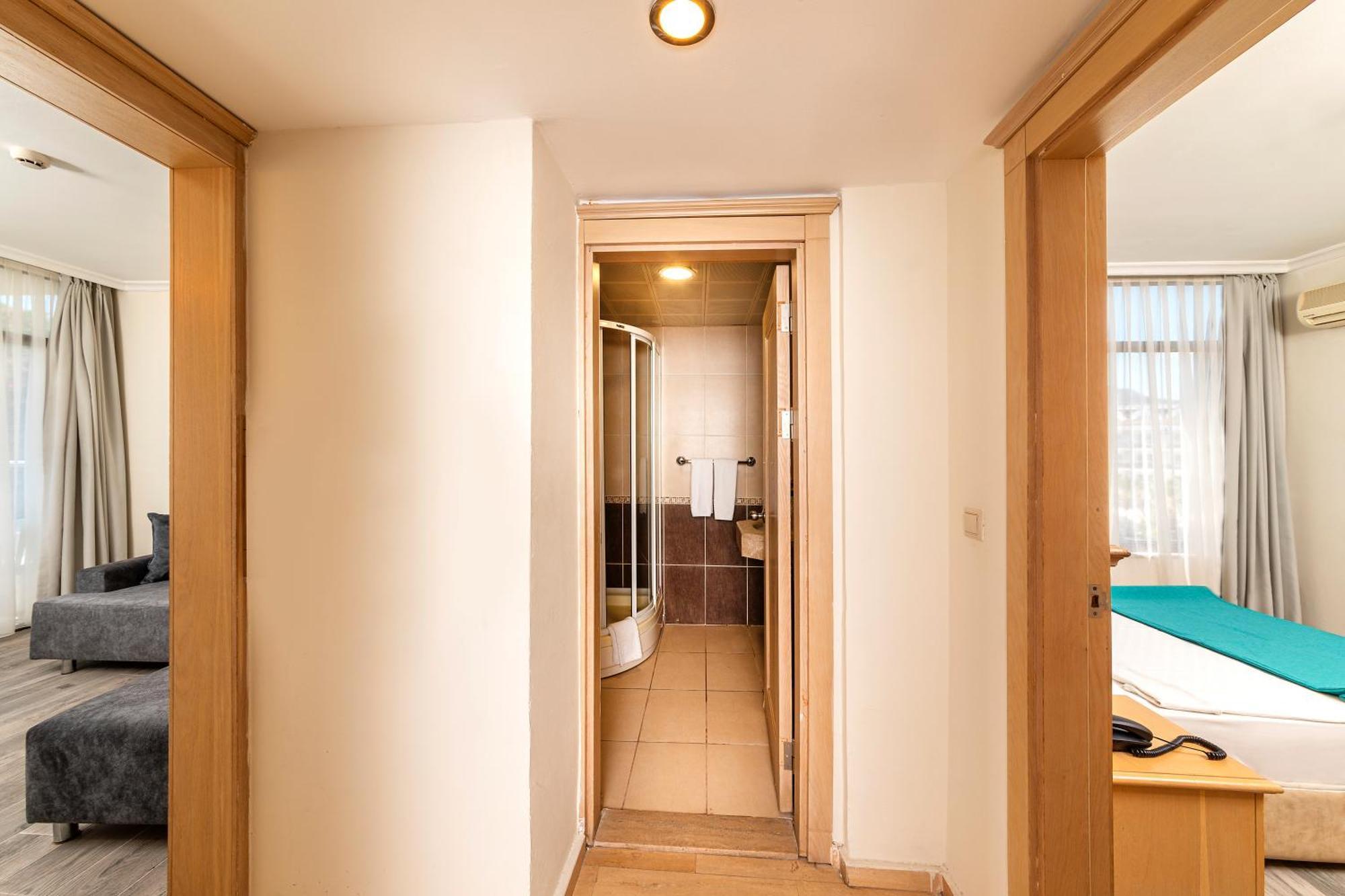 Hotel Kayamaris 4*