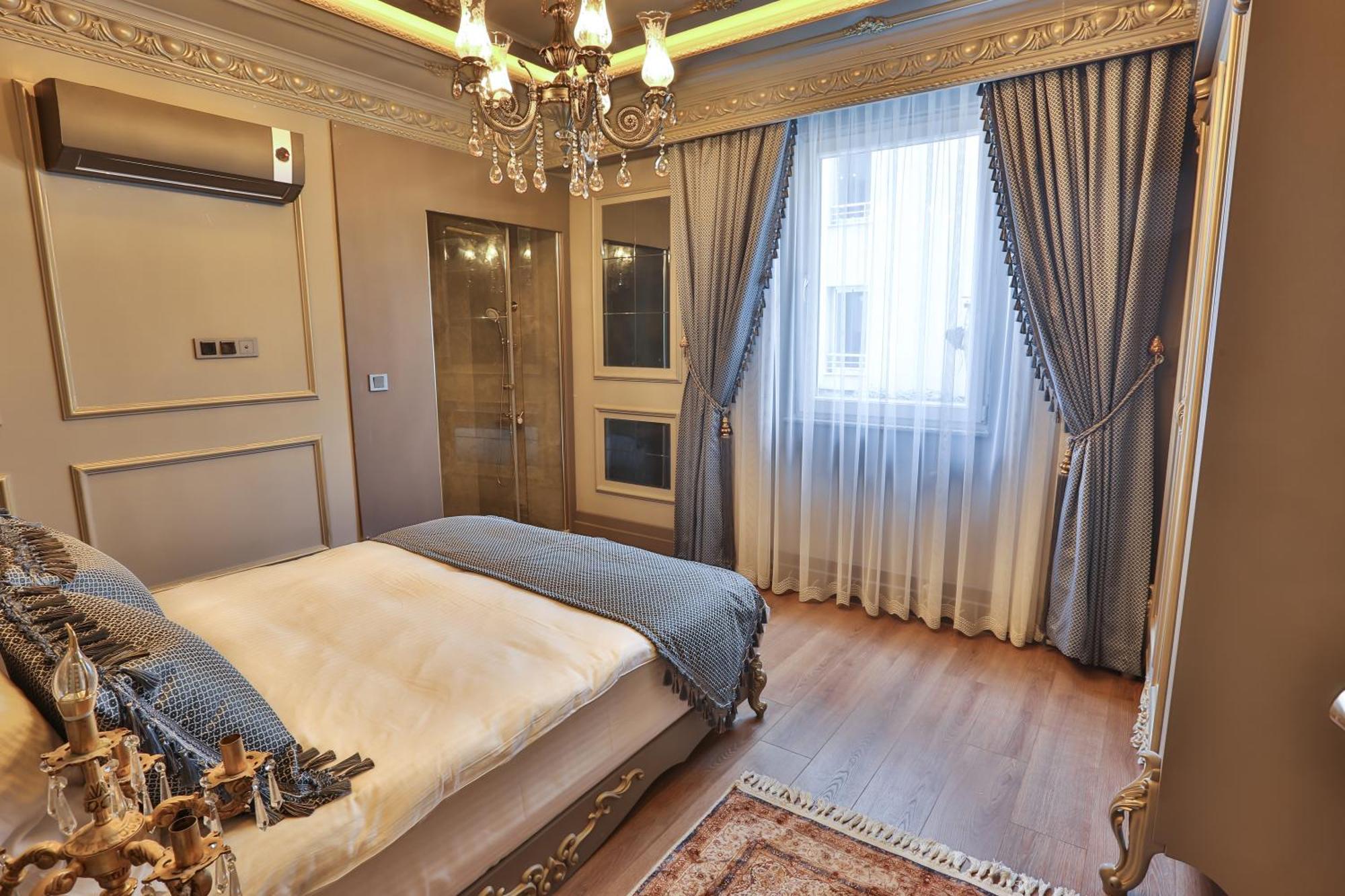 Real King Hotel