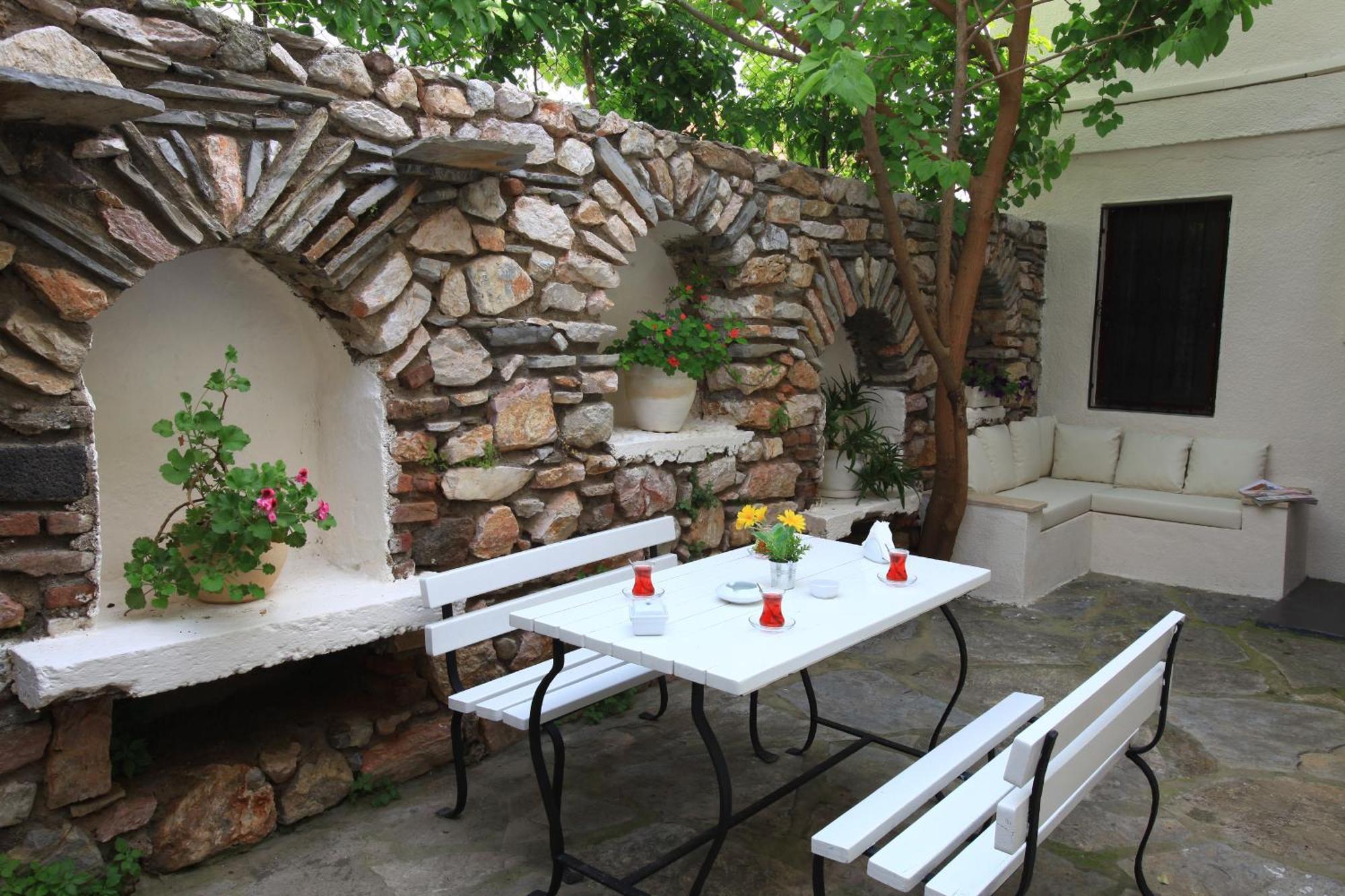 Albatros Hotel *