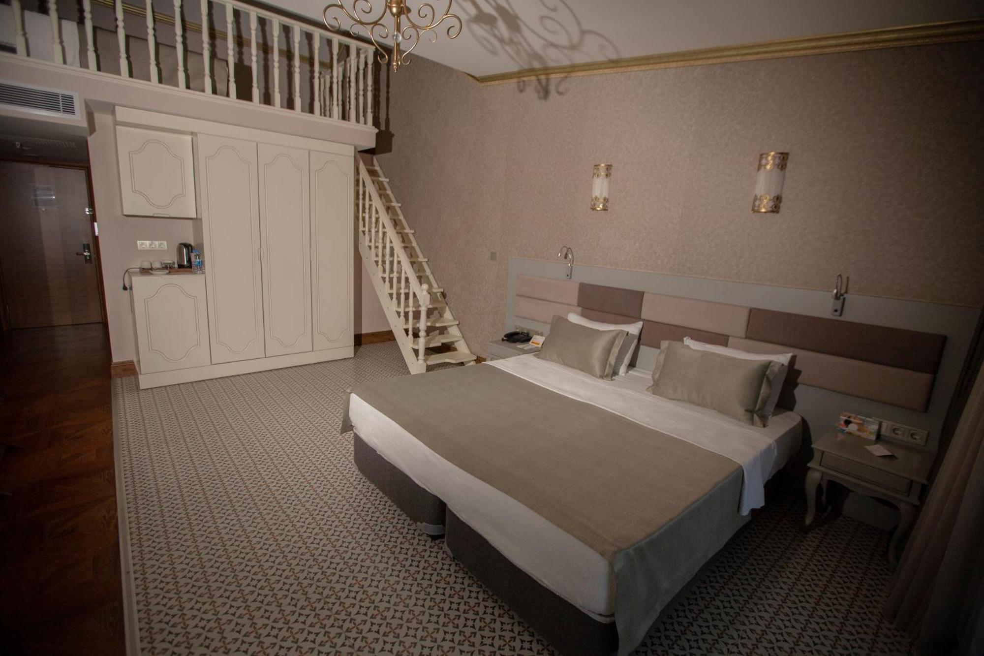 Babillon & Restaurant 5*