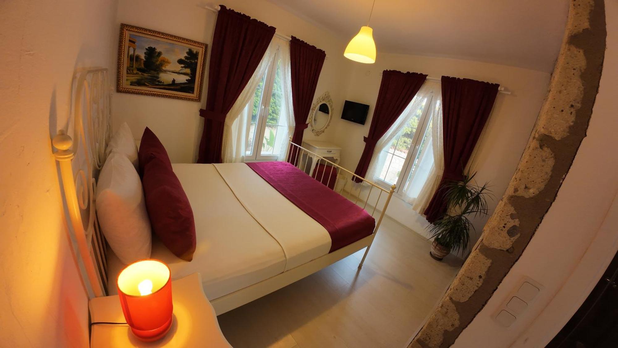 Hotel Adelfia 2*