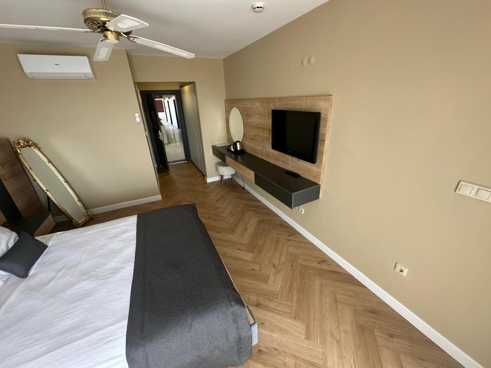 Carina Hotel 3*